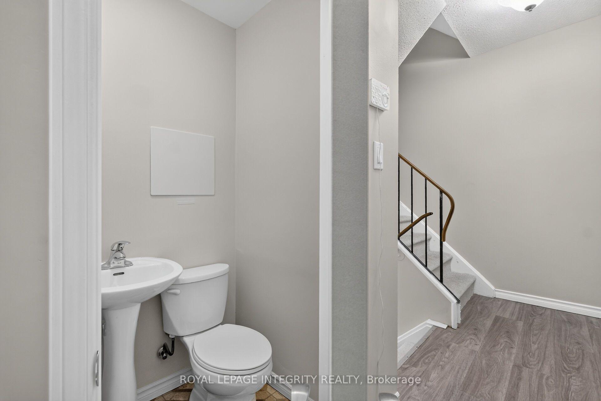 Photo 32 of Unit 37, 2155 Eric Crescent, Ottawa, Pineview — HOMEH