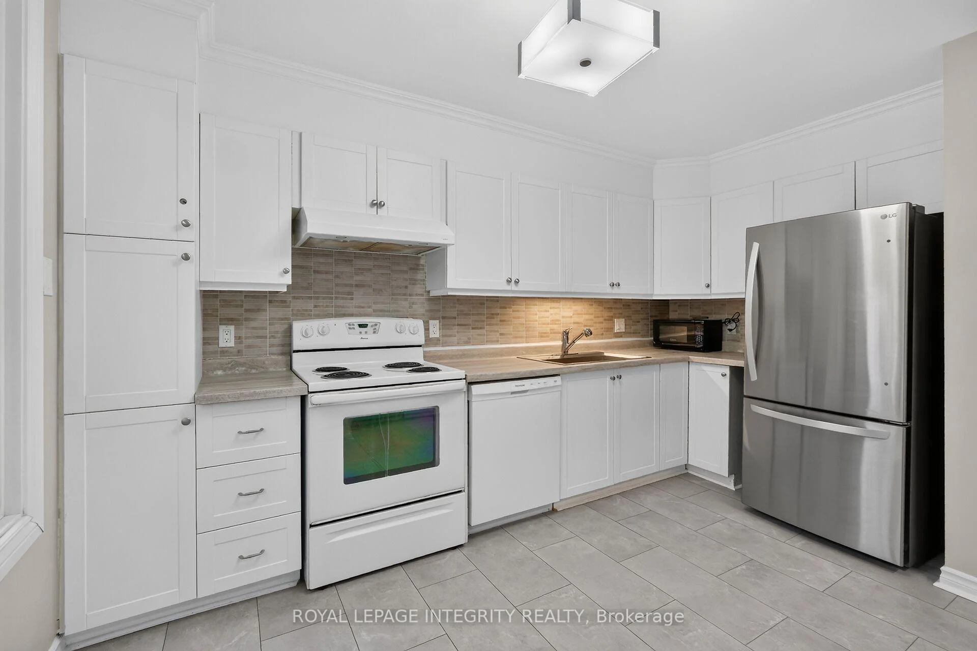 Photo 33 of Unit 37, 2155 Eric Crescent, Ottawa, Pineview — HOMEH