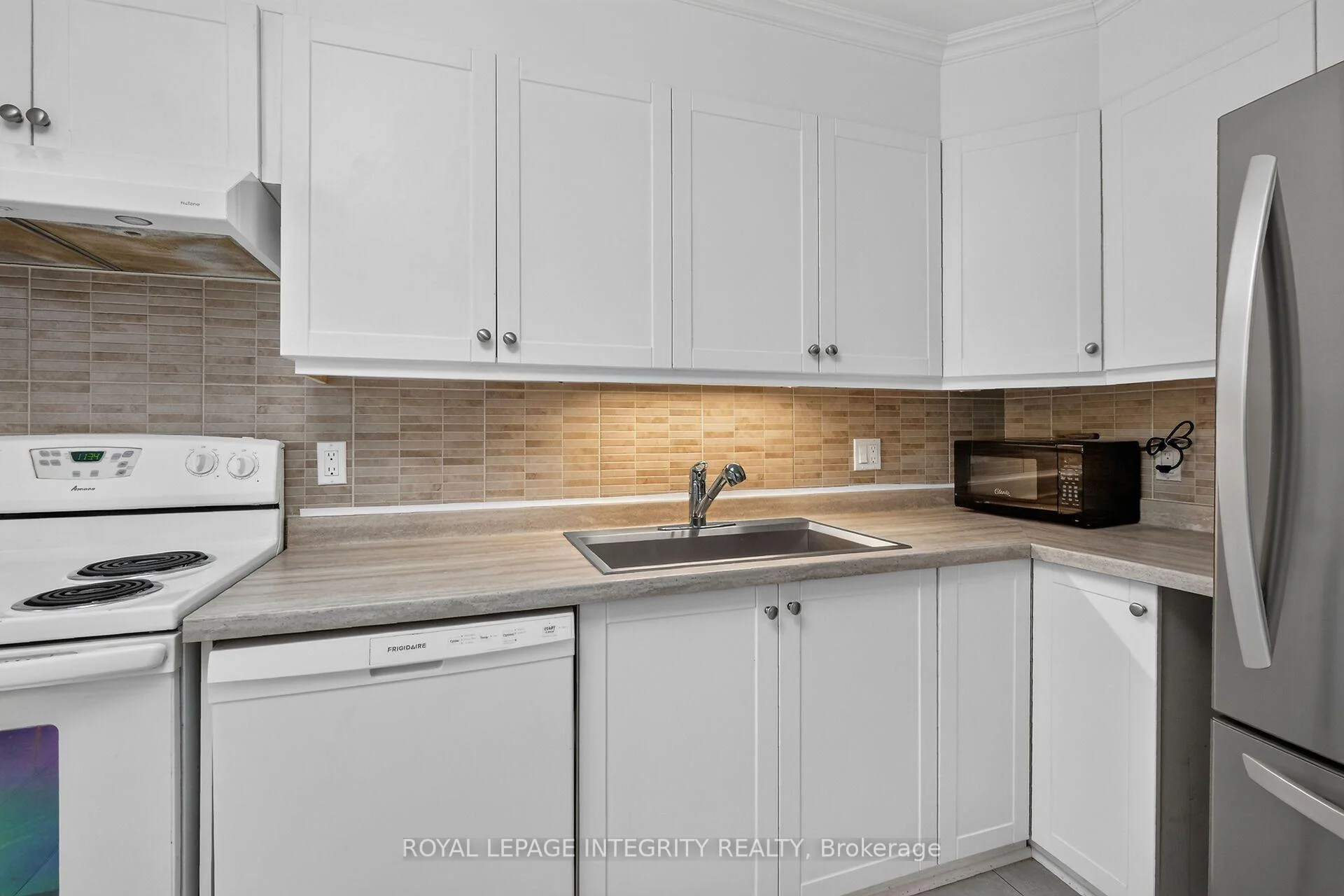 Photo 35 of Unit 37, 2155 Eric Crescent, Ottawa, Pineview — HOMEH