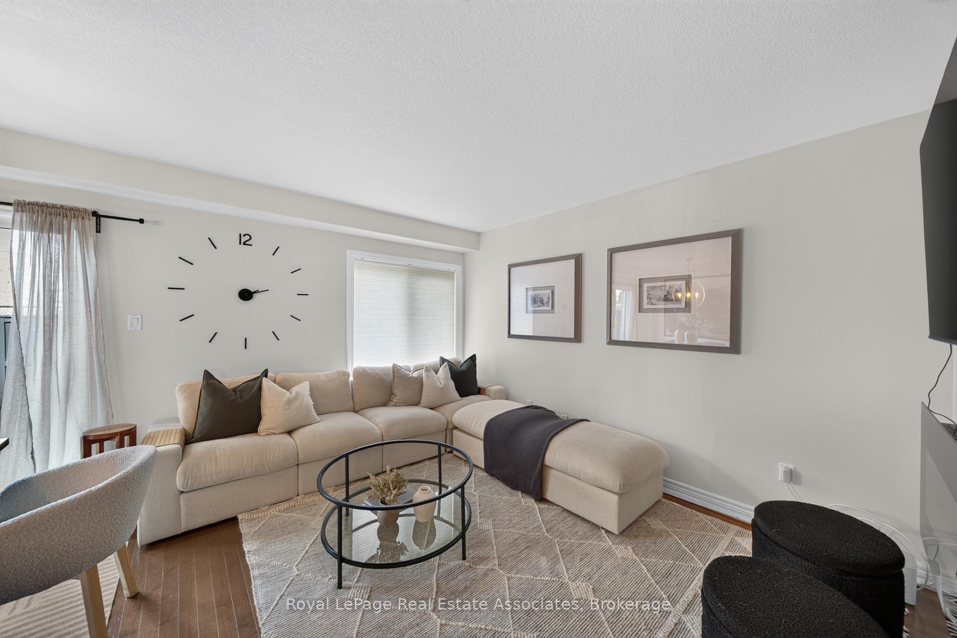 Photo 6 of Unit 22, 10 Pumpkin Pass, Hamilton, Binbrook — HOMEH