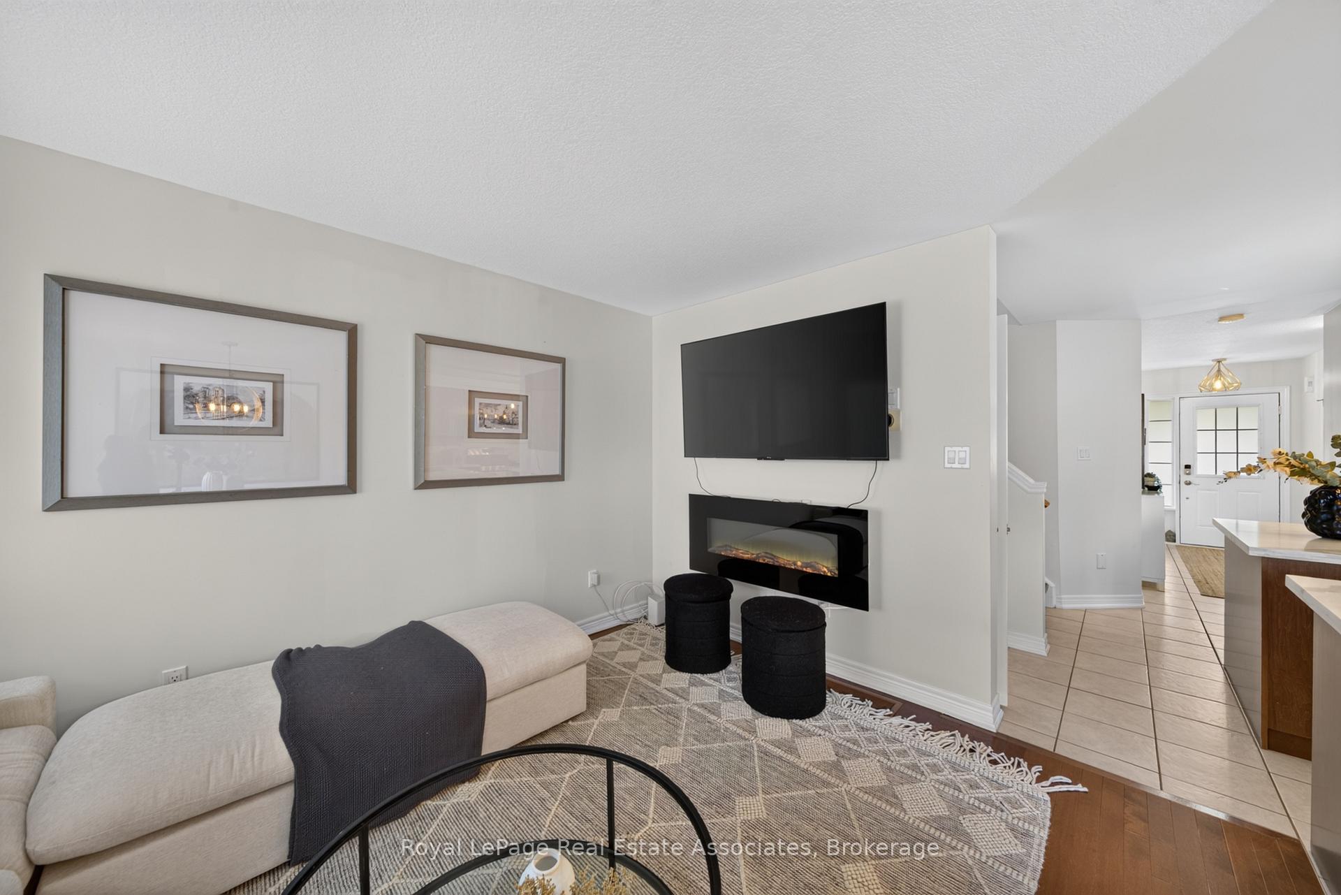 Photo 7 of Unit 22, 10 Pumpkin Pass, Hamilton, Binbrook — HOMEH