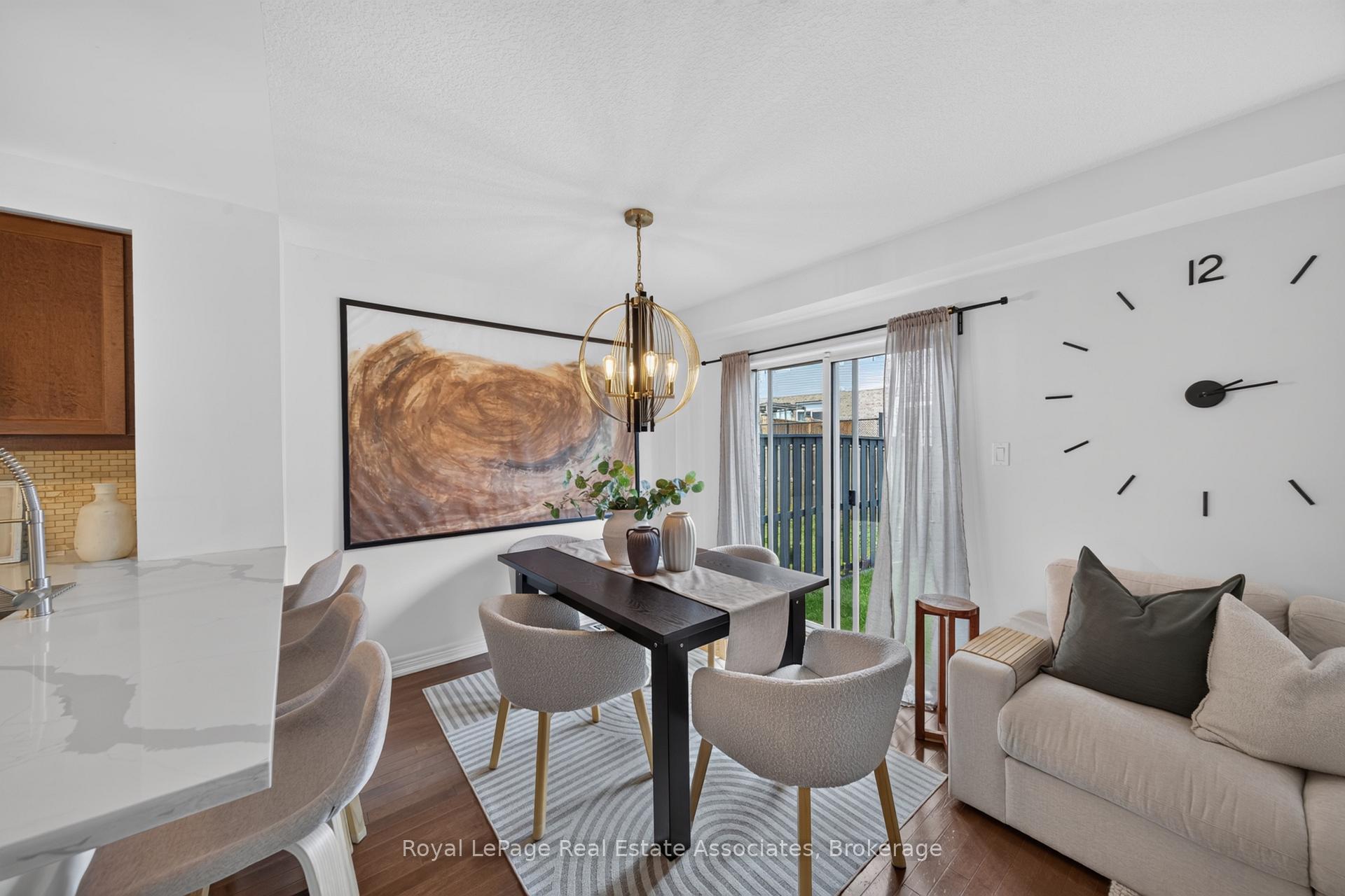 Photo 8 of Unit 22, 10 Pumpkin Pass, Hamilton, Binbrook — HOMEH