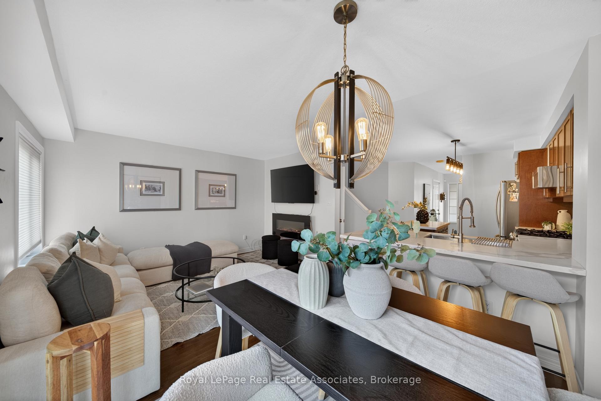 Photo 9 of Unit 22, 10 Pumpkin Pass, Hamilton, Binbrook — HOMEH