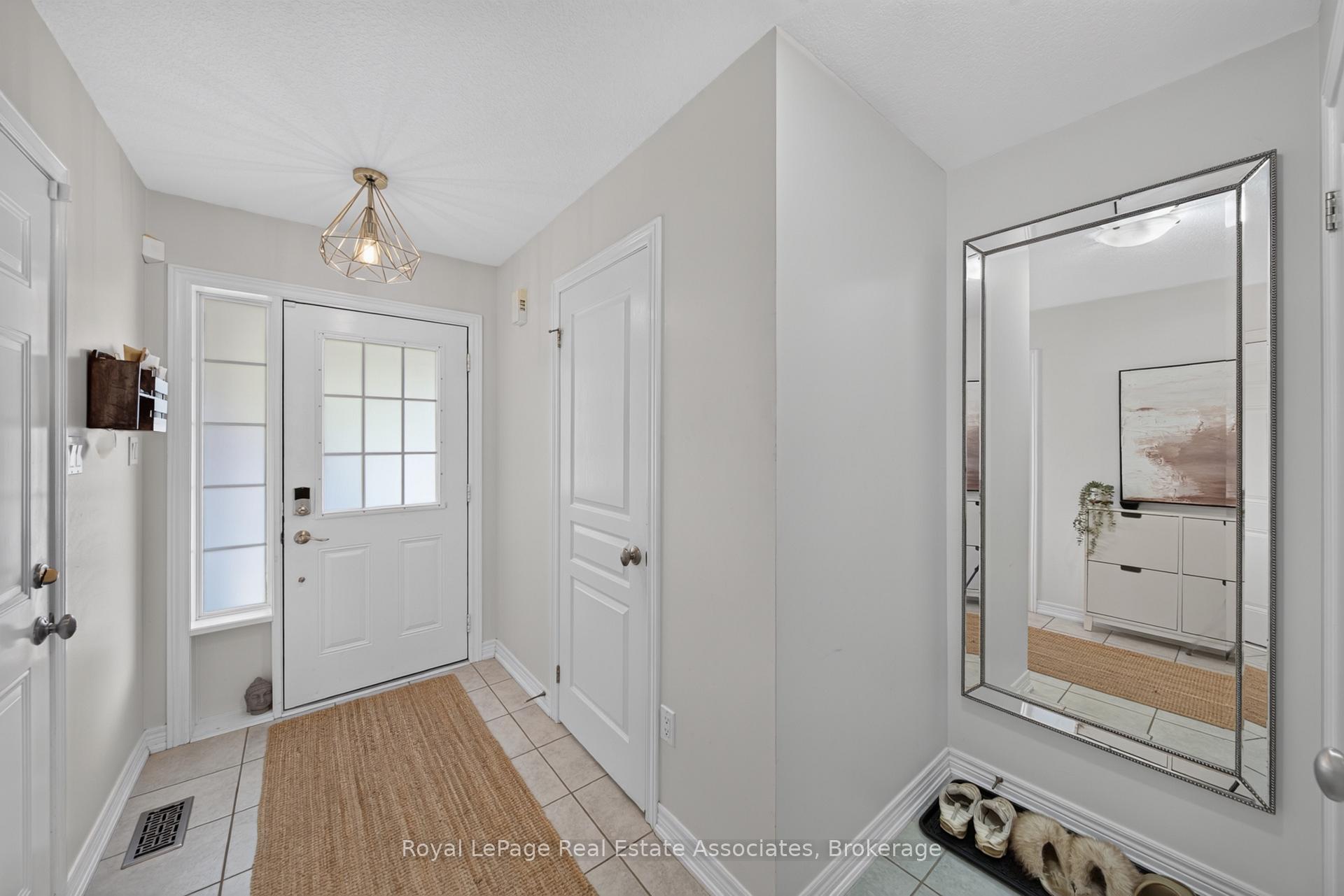 Photo 14 of Unit 22, 10 Pumpkin Pass, Hamilton, Binbrook — HOMEH