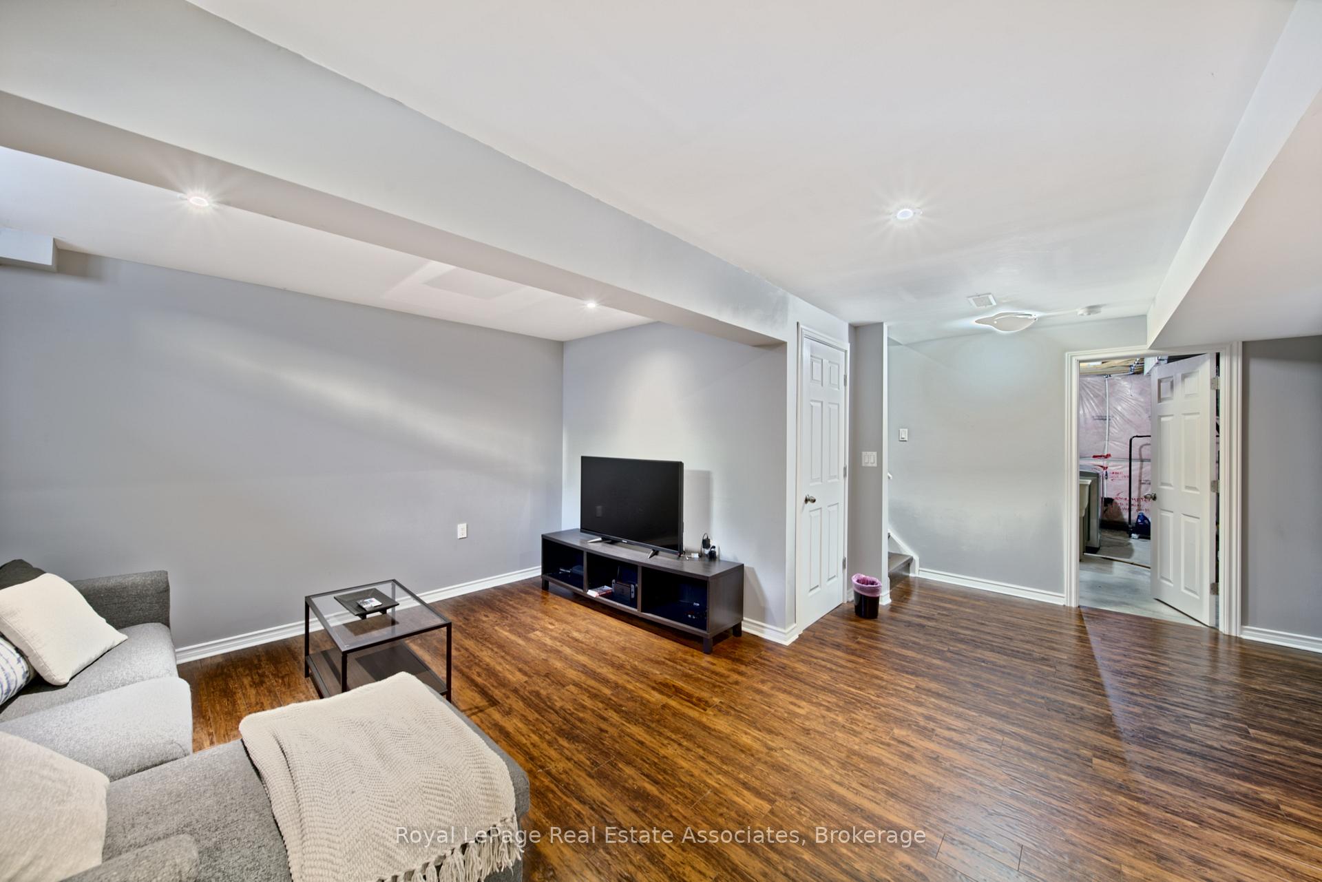Photo 24 of Unit 22, 10 Pumpkin Pass, Hamilton, Binbrook — HOMEH