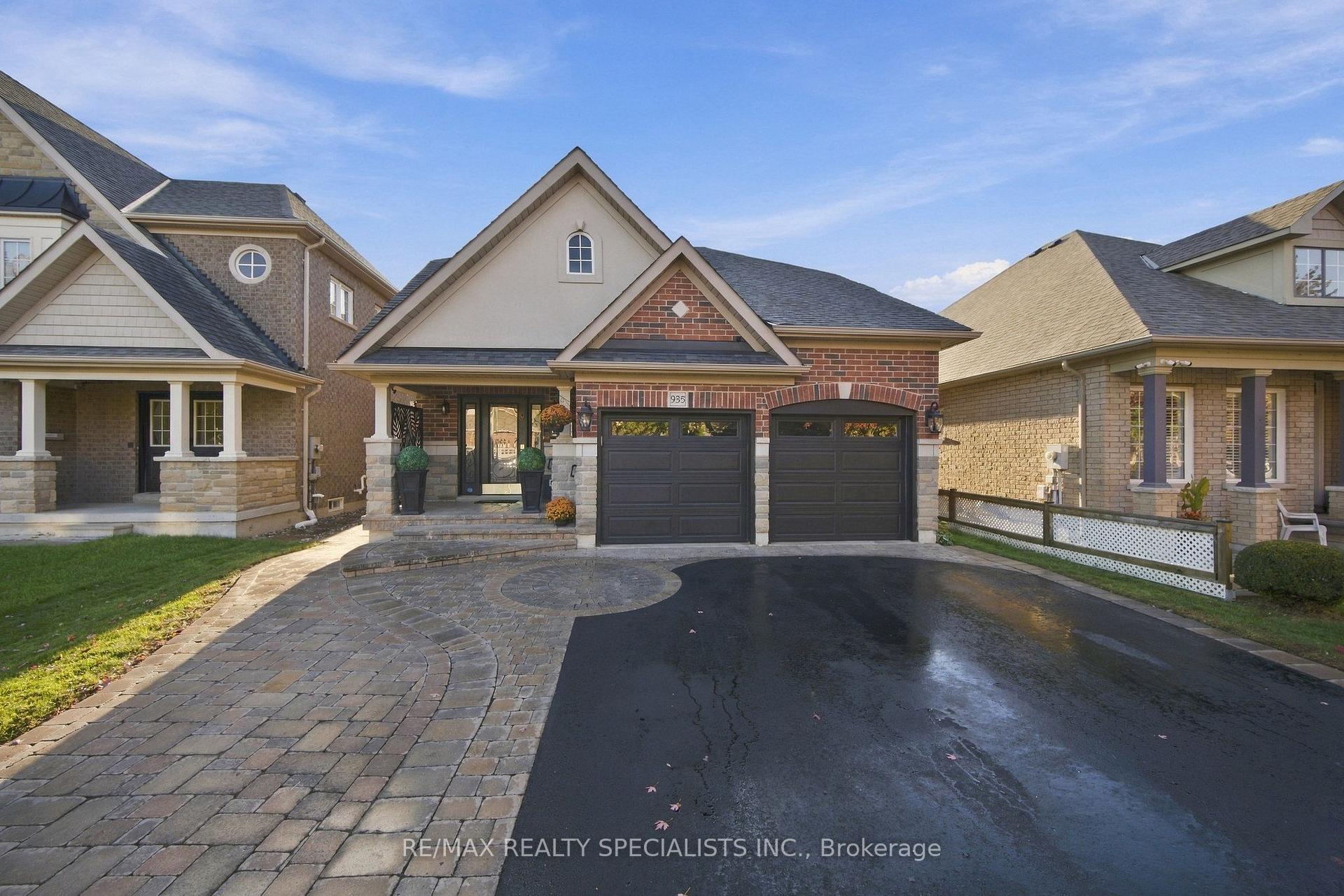 Photo 3 of 935 Barbados Street, Oshawa, Northglen — HOMEH