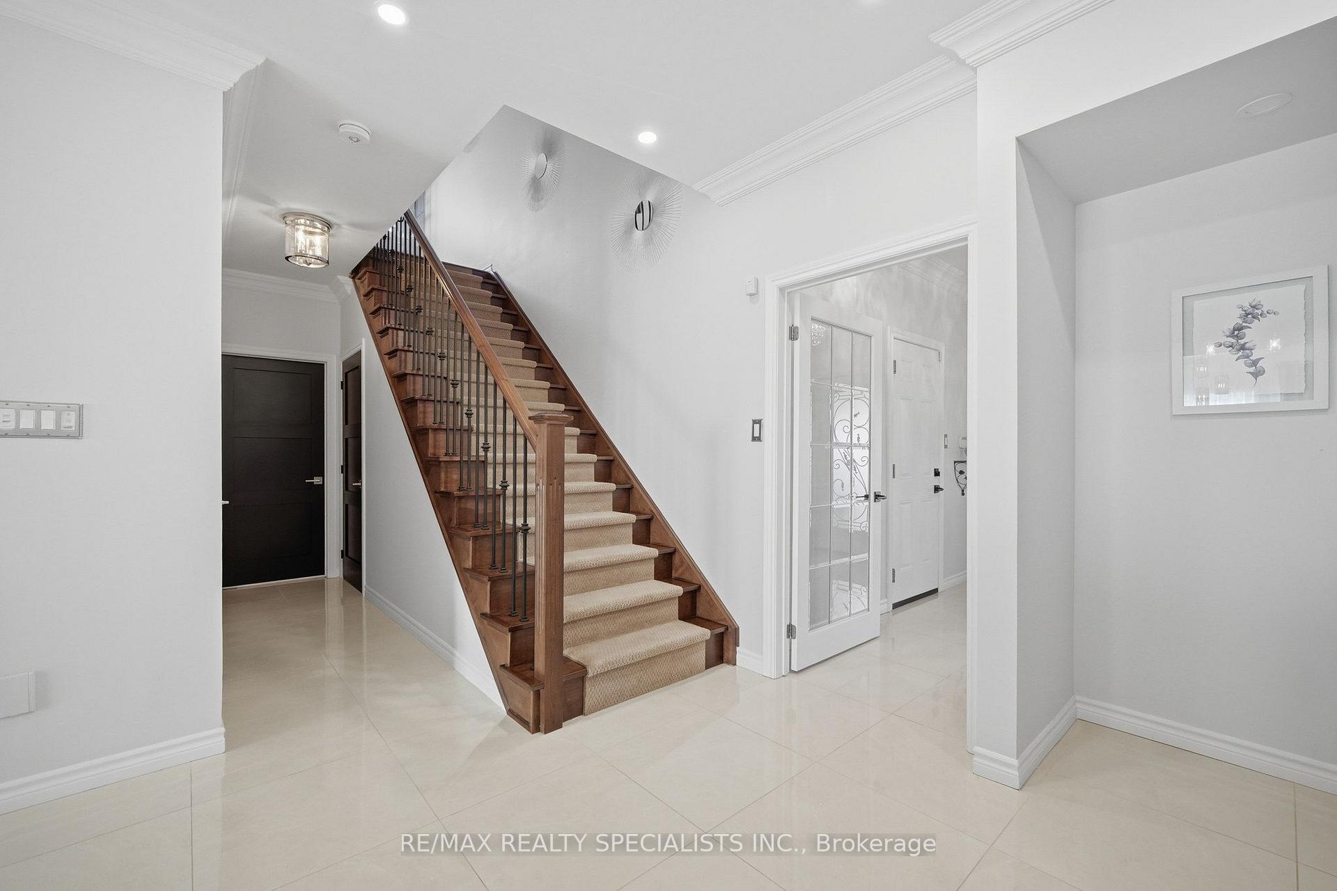 Photo 11 of 935 Barbados Street, Oshawa, Northglen — HOMEH