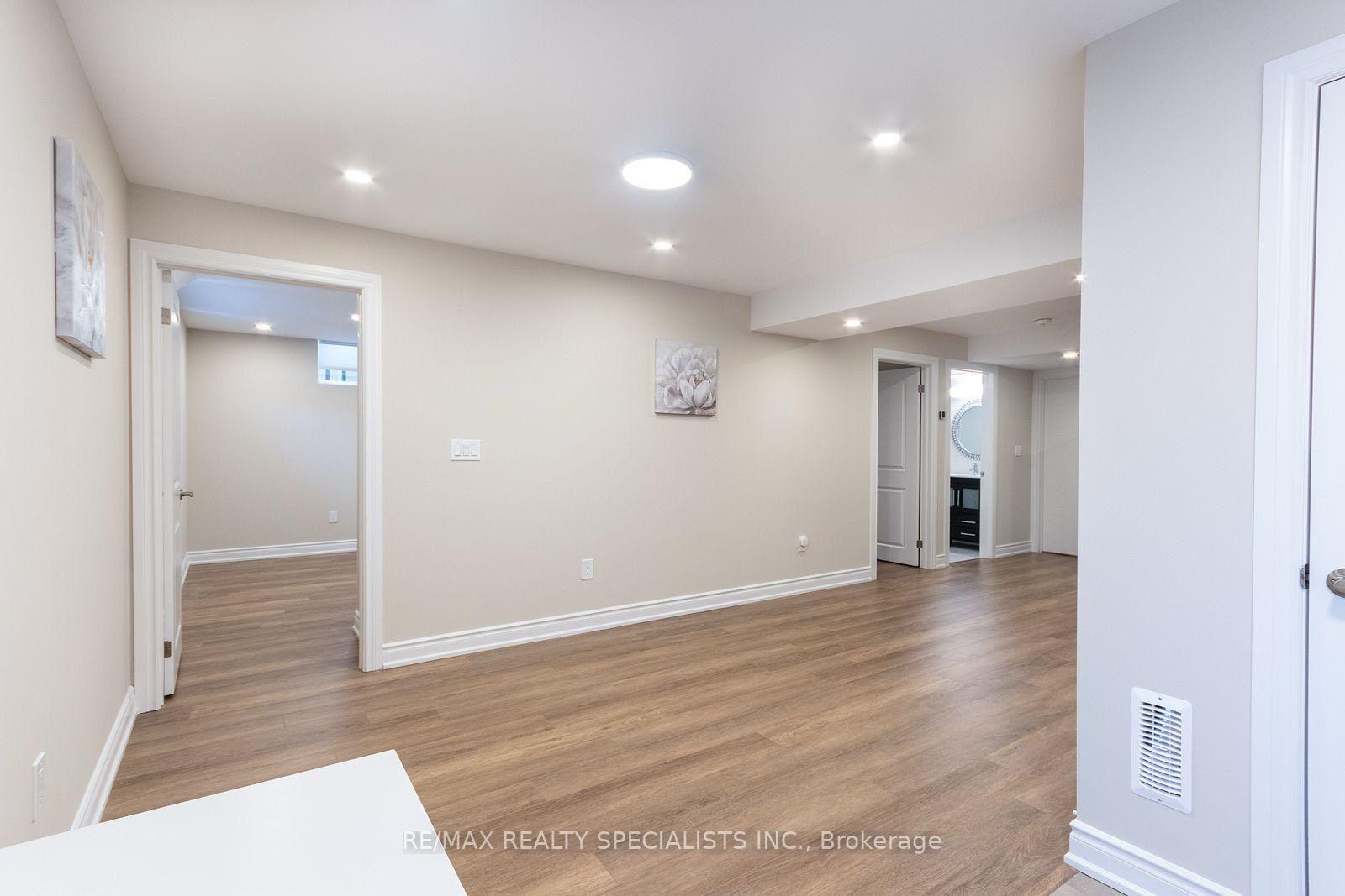 Photo 37 of 935 Barbados Street, Oshawa, Northglen — HOMEH