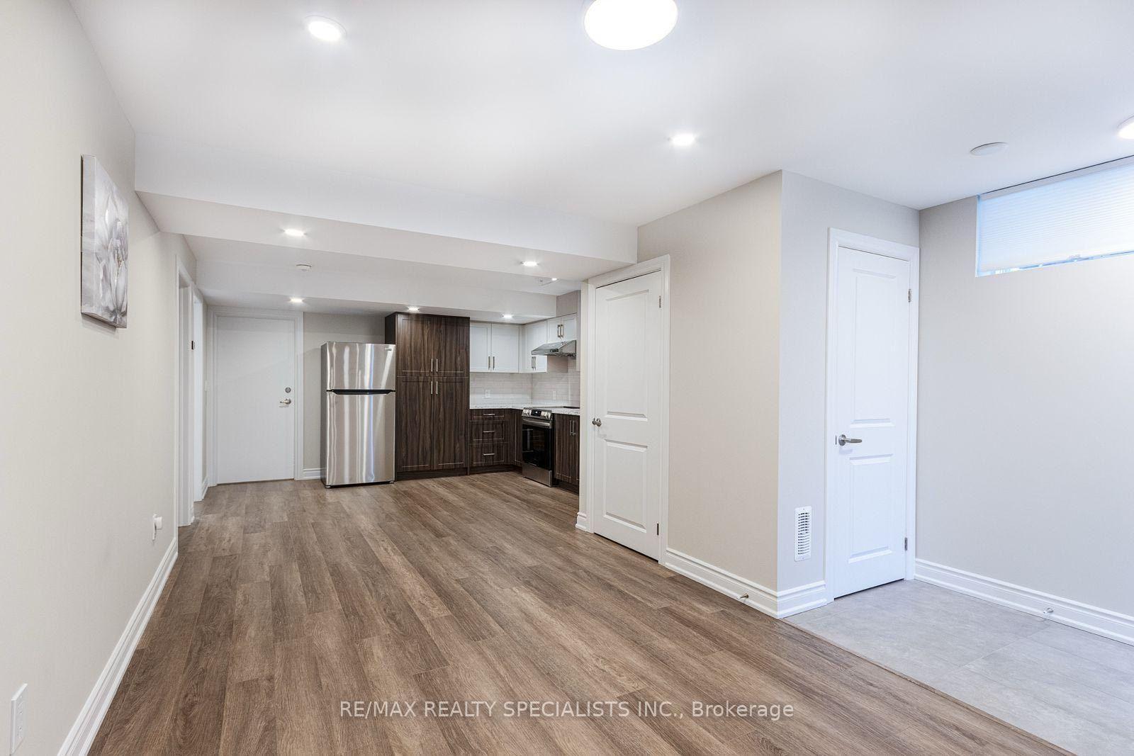 Photo 38 of 935 Barbados Street, Oshawa, Northglen — HOMEH