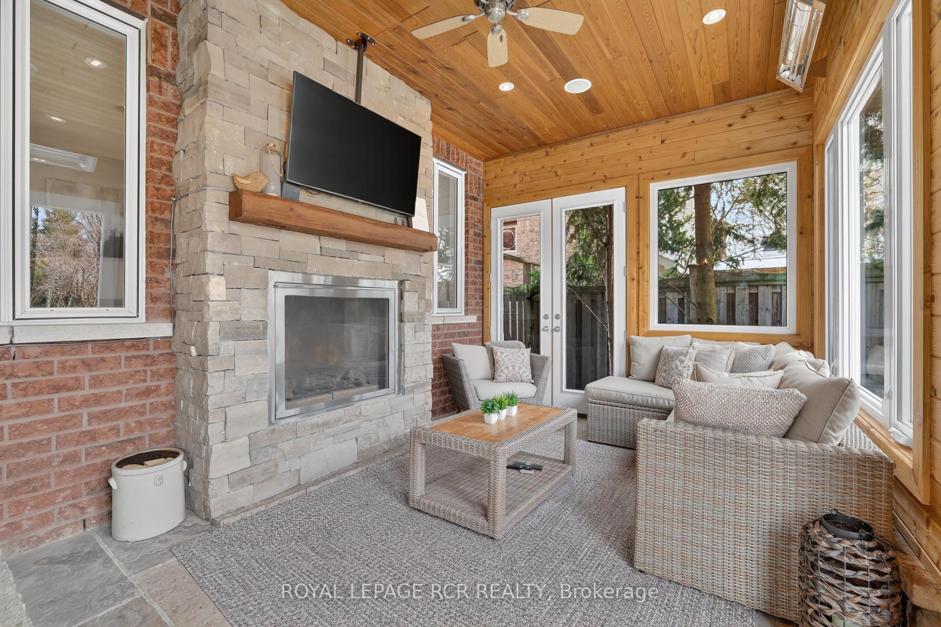 Photo 15 of 63 Campbell Drive, Uxbridge — HOMEH
