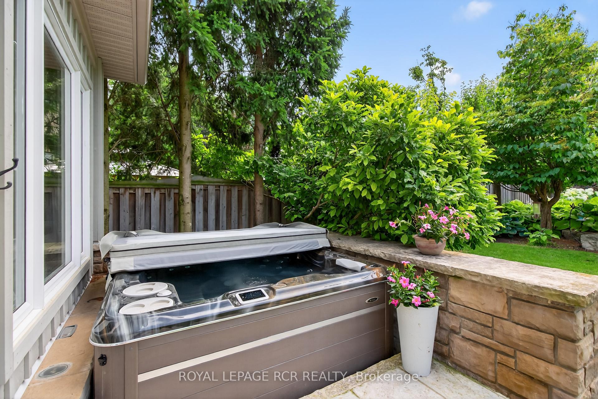 Photo 48 of 63 Campbell Drive, Uxbridge — HOMEH