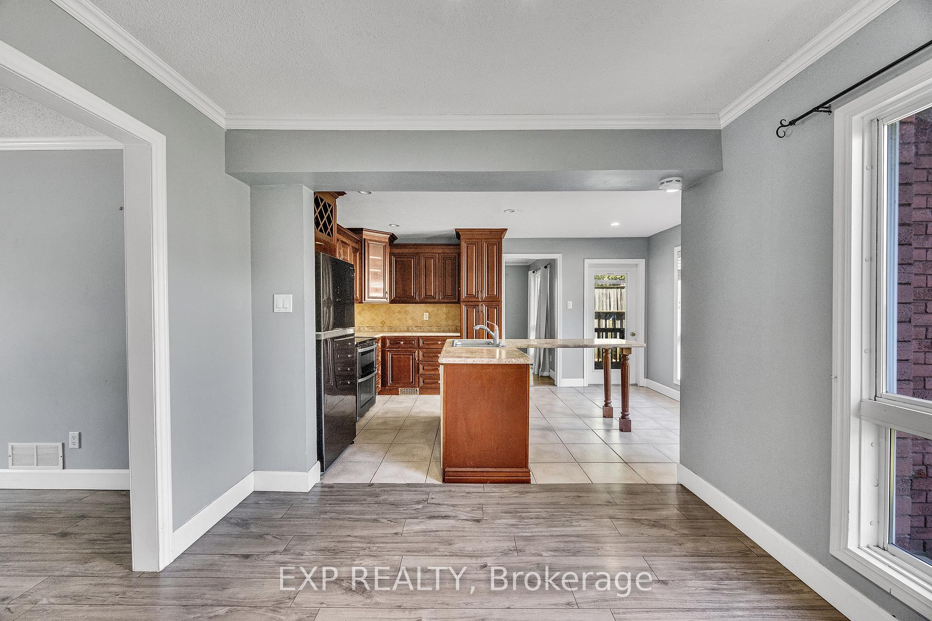Photo 9 of 39 Linda Drive, Cambridge, Silver Heights — HOMEH