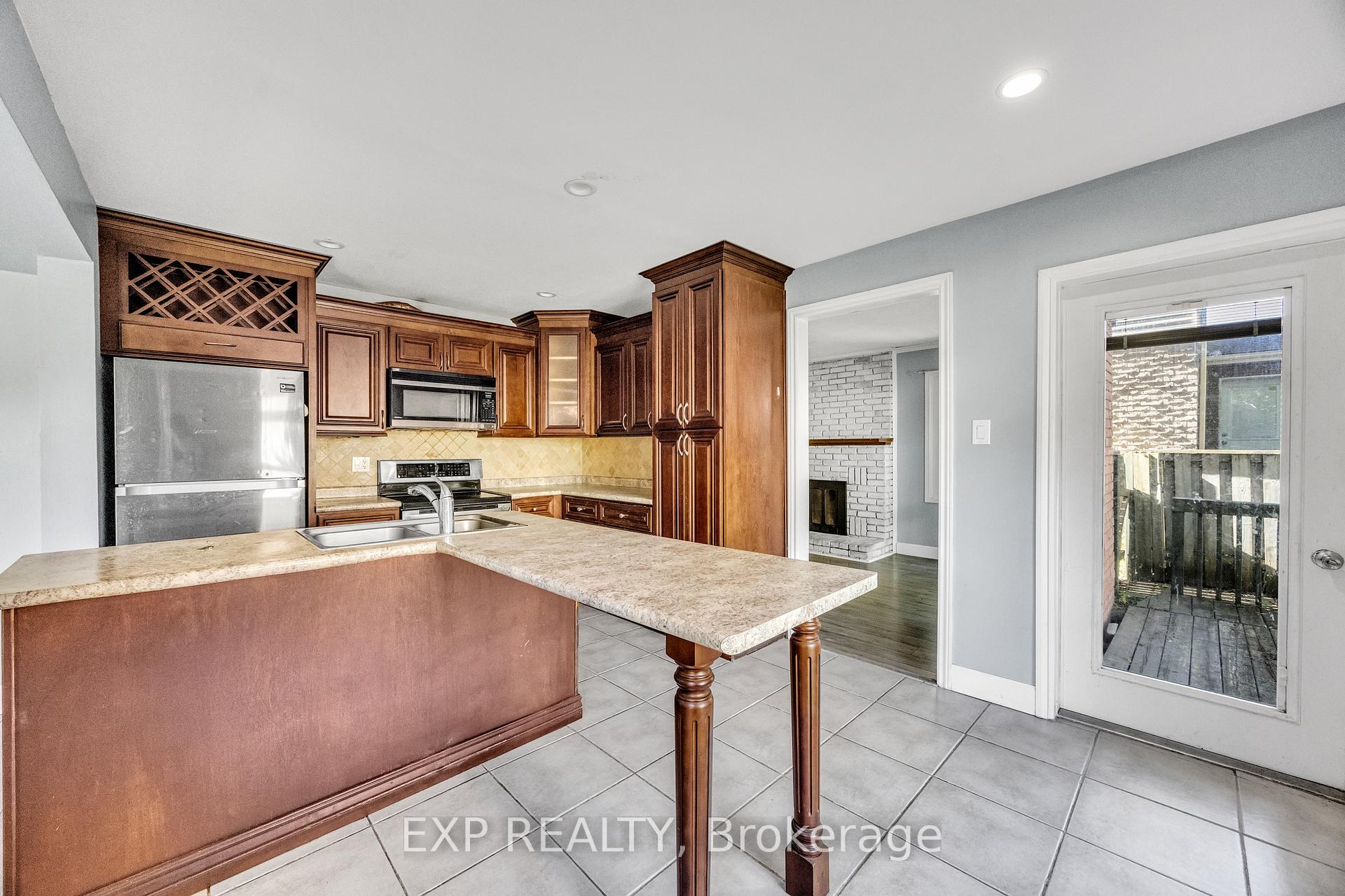 Photo 13 of 39 Linda Drive, Cambridge, Silver Heights — HOMEH