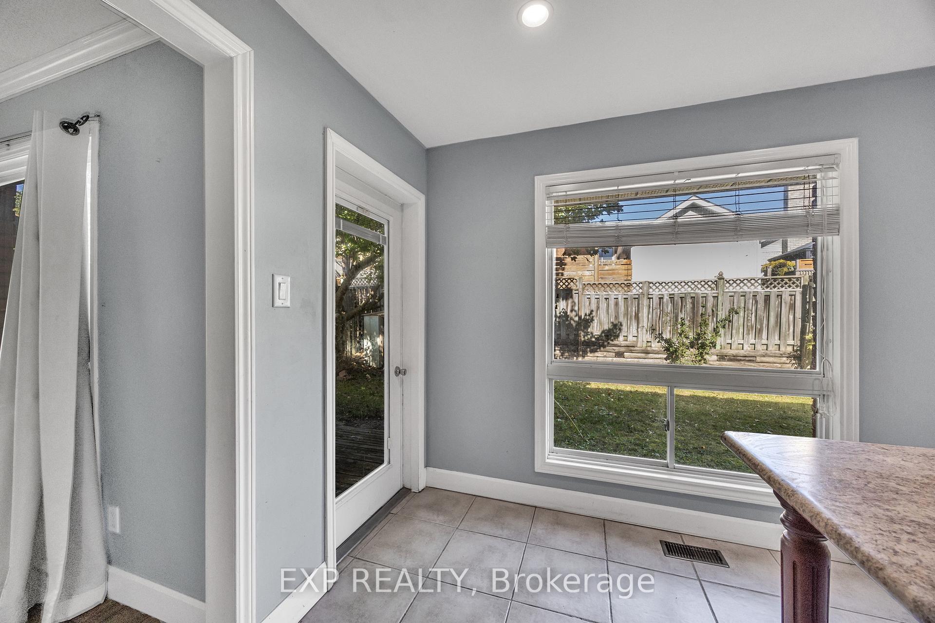 Photo 15 of 39 Linda Drive, Cambridge, Silver Heights — HOMEH