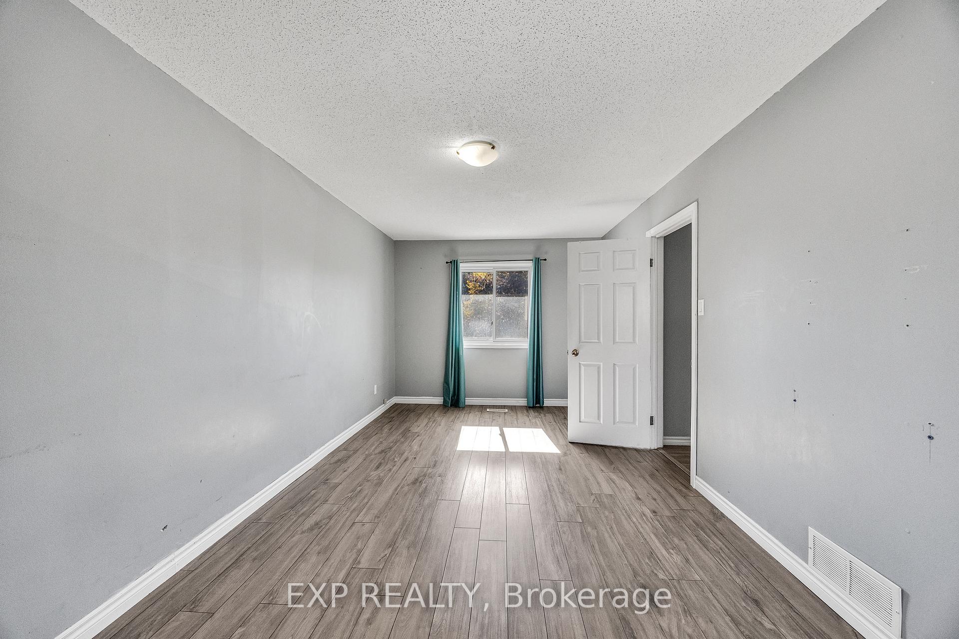 Photo 22 of 39 Linda Drive, Cambridge, Silver Heights — HOMEH