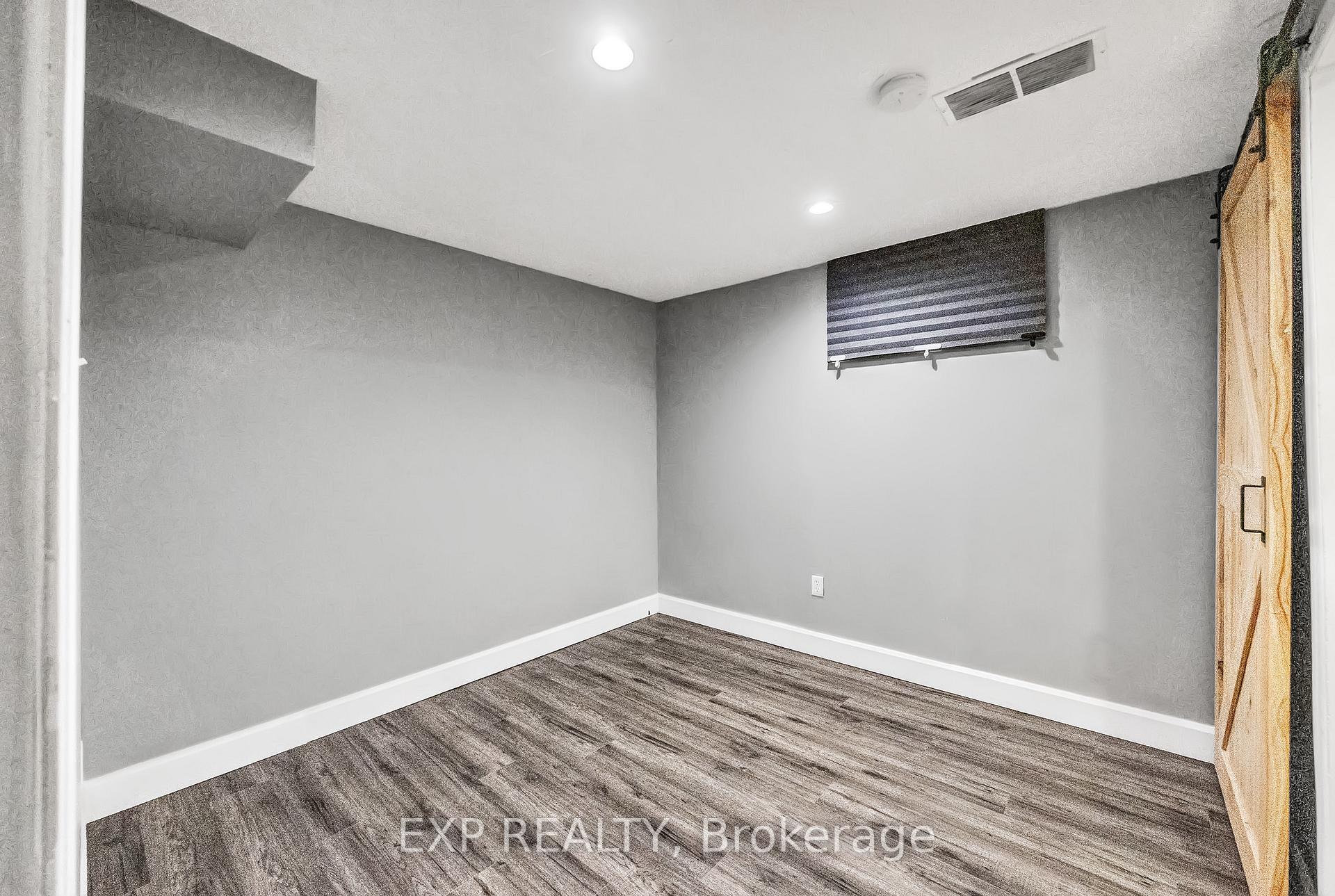 Photo 36 of 39 Linda Drive, Cambridge, Silver Heights — HOMEH