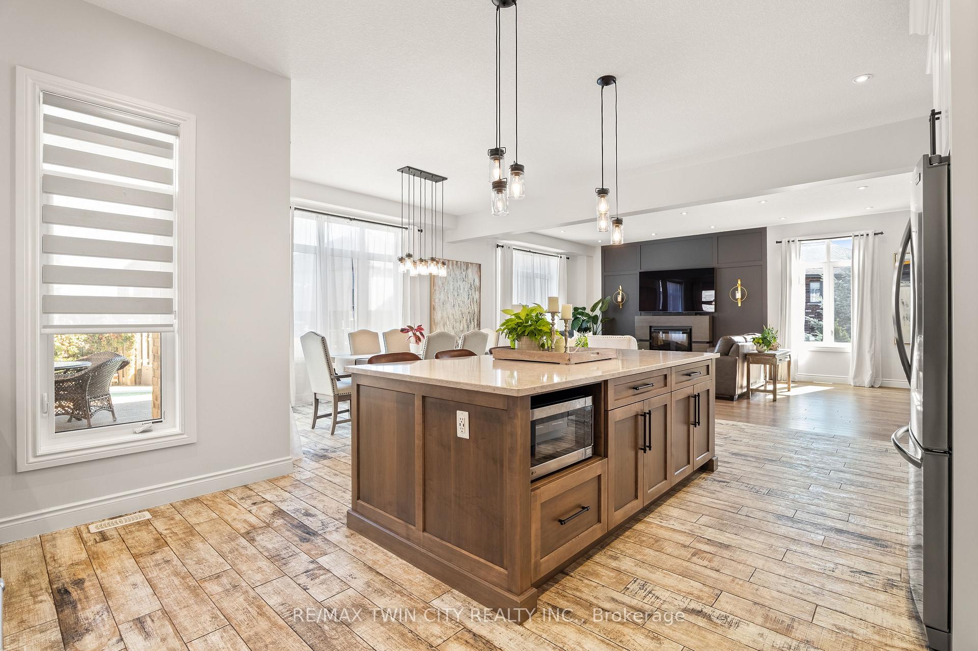 Photo 14 of 43 Frontier Drive, Kitchener, Doon South — HOMEH