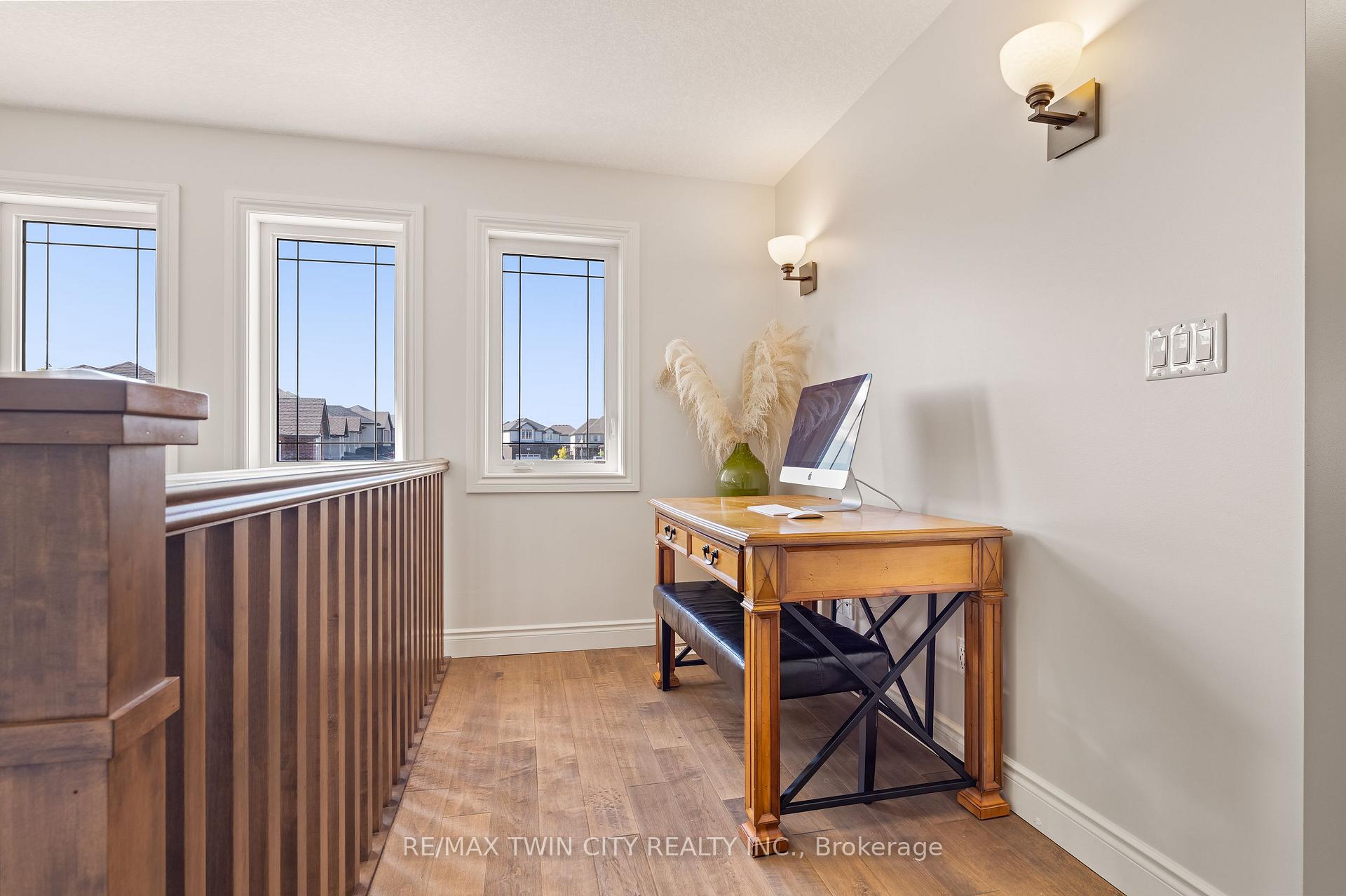 Photo 24 of 43 Frontier Drive, Kitchener, Doon South — HOMEH