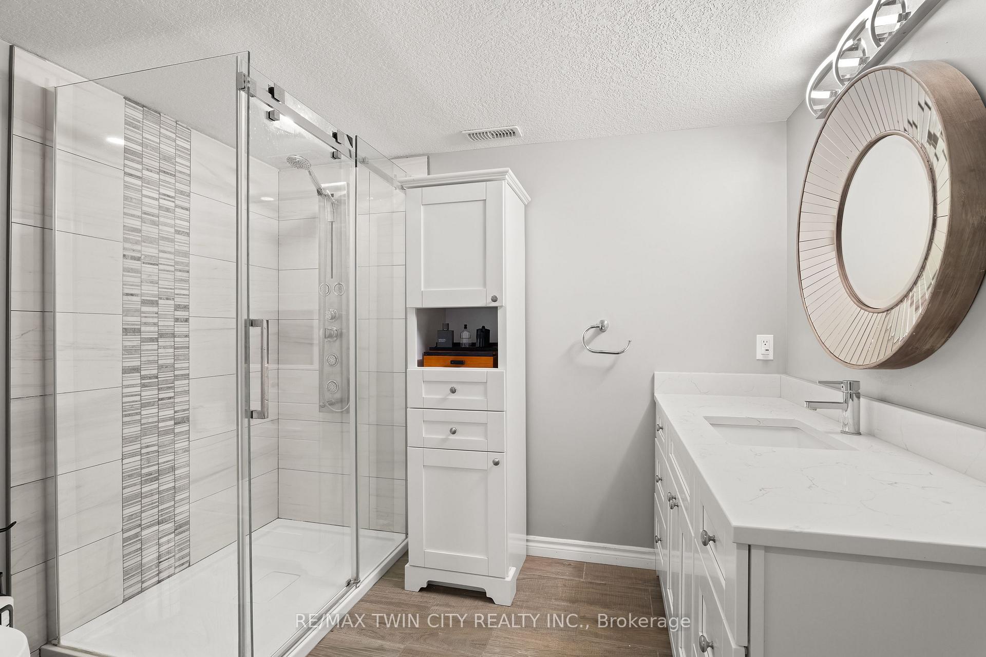 Photo 41 of 43 Frontier Drive, Kitchener, Doon South — HOMEH