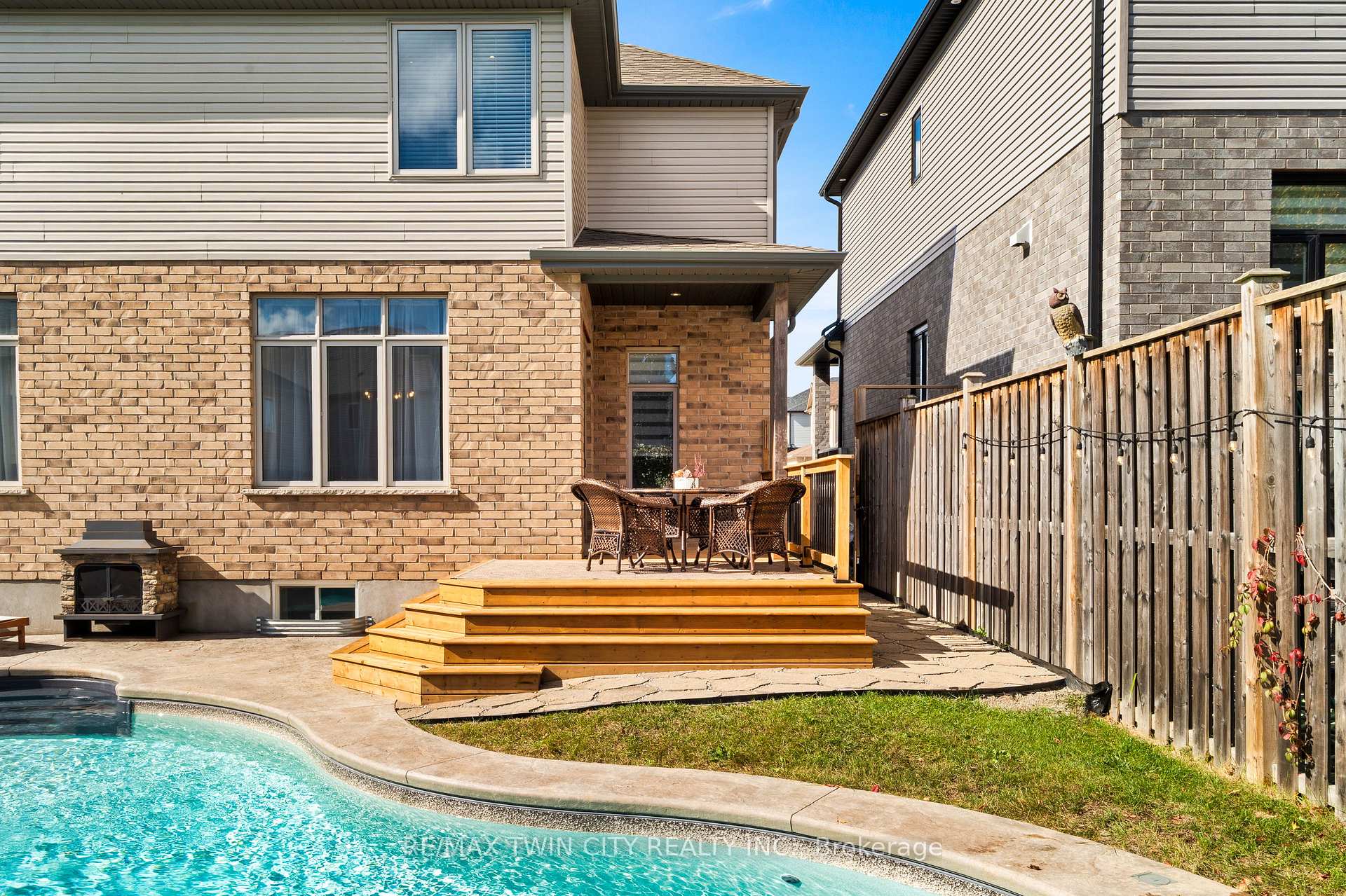 Photo 44 of 43 Frontier Drive, Kitchener, Doon South — HOMEH
