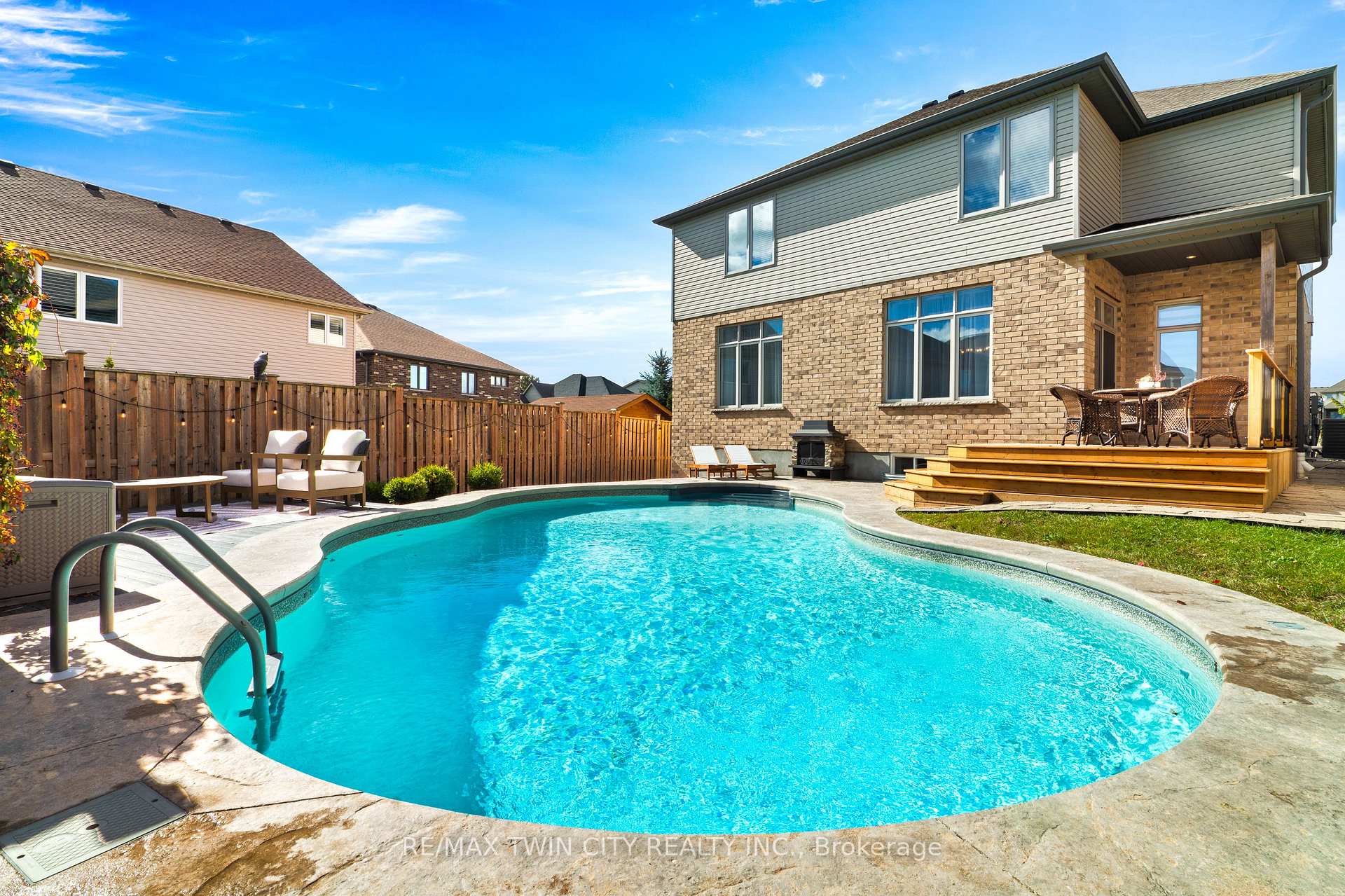 Photo 45 of 43 Frontier Drive, Kitchener, Doon South — HOMEH