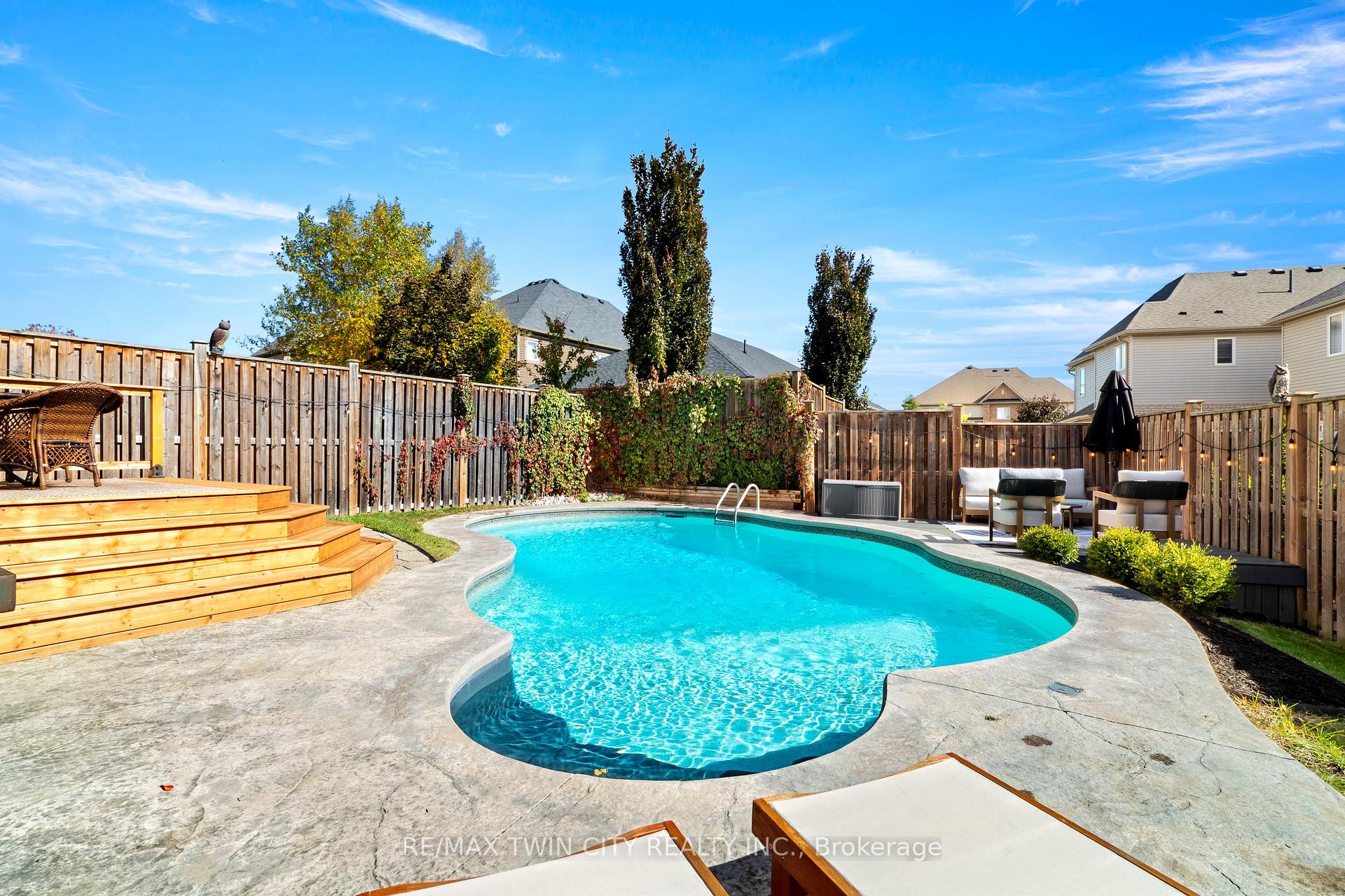 Photo 46 of 43 Frontier Drive, Kitchener, Doon South — HOMEH