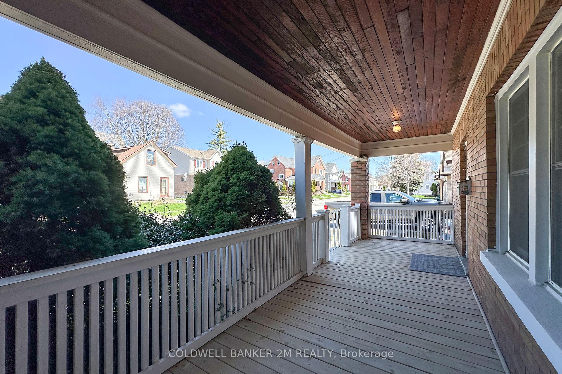Photo 3 of 49 Brock Street E, Oshawa, O'Neill — HOMEH