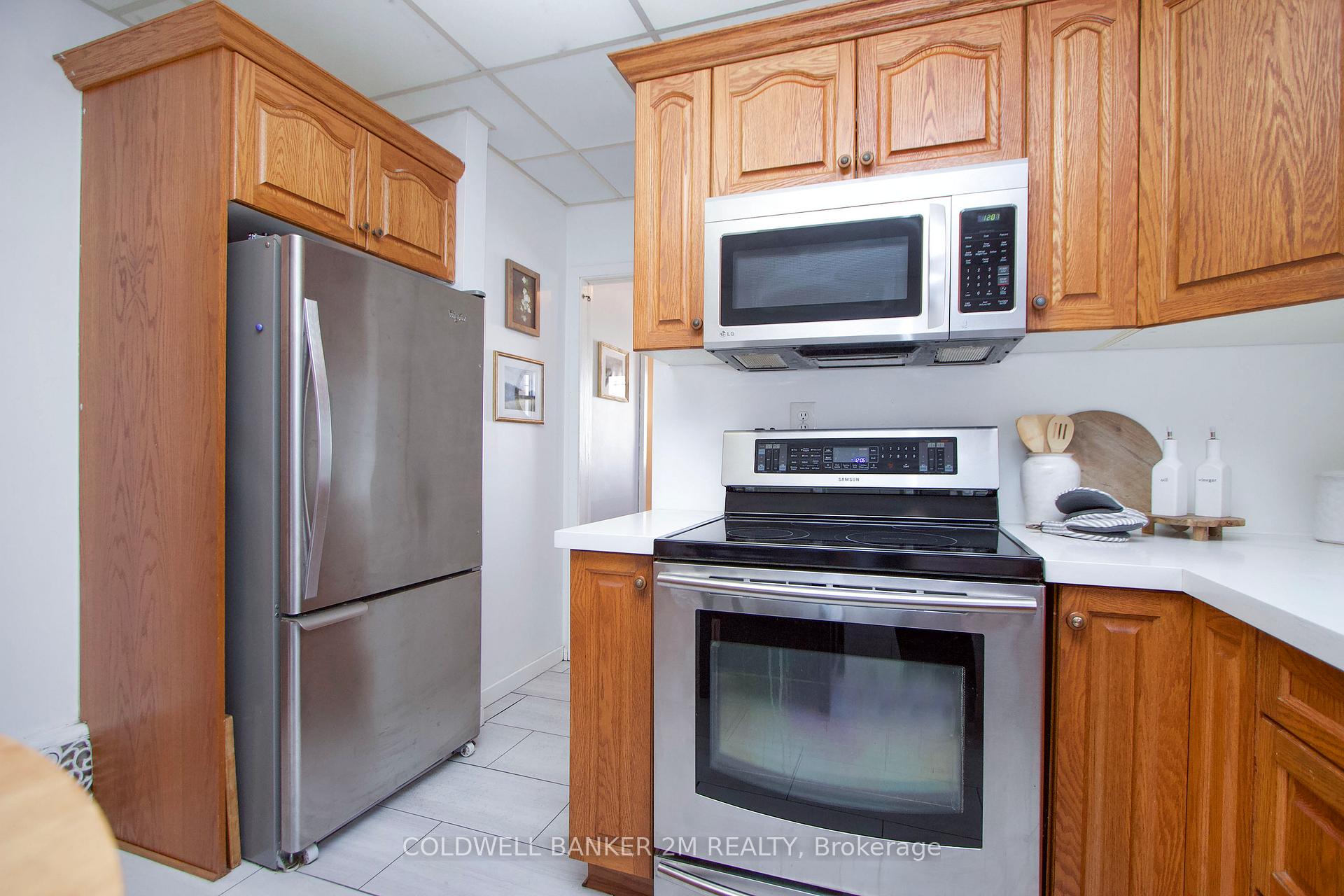 Photo 12 of 49 Brock Street E, Oshawa, O'Neill — HOMEH