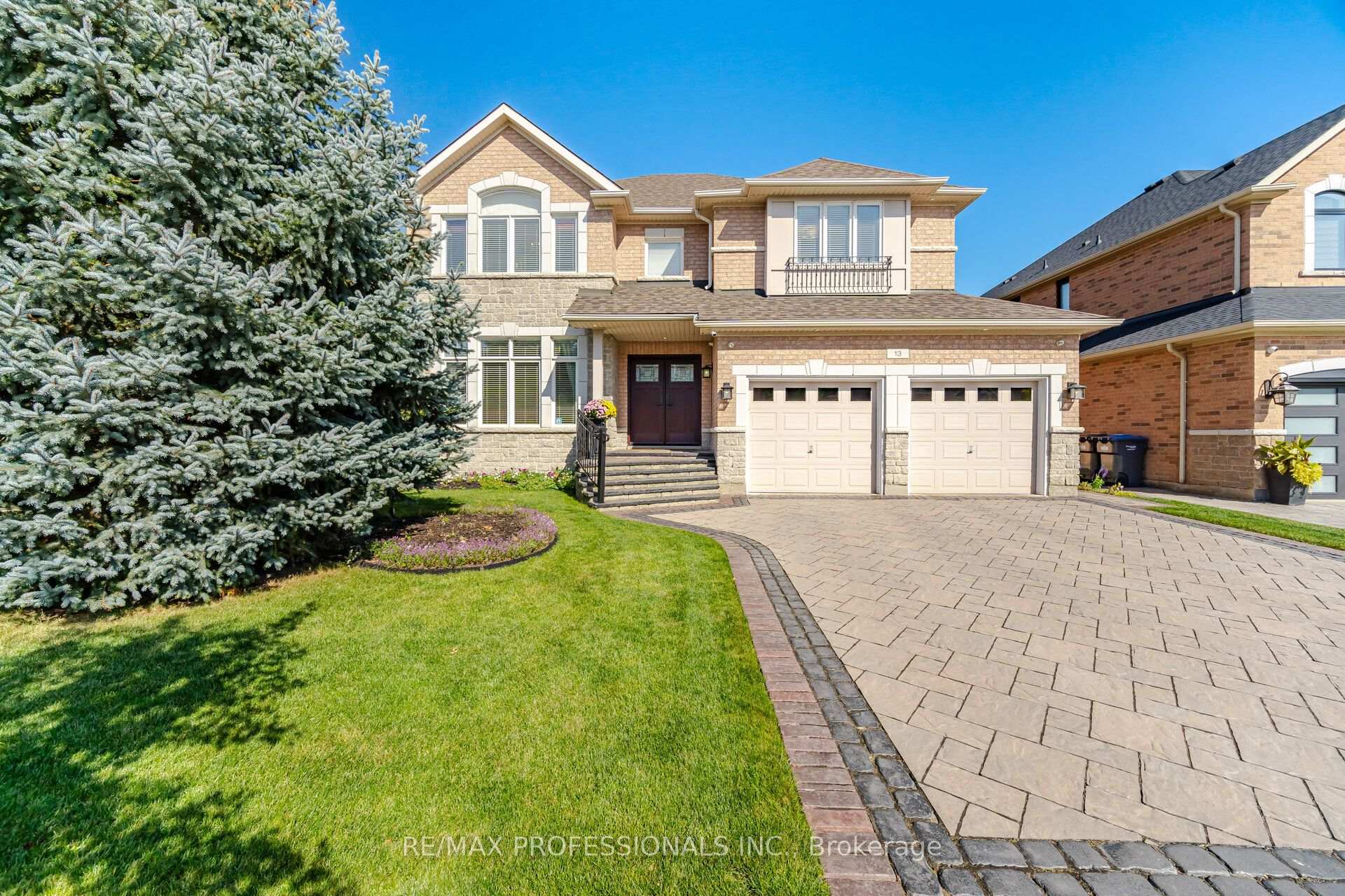Photo 2 of 13 Dokkum Crescent, Brampton, Snelgrove — HOMEH