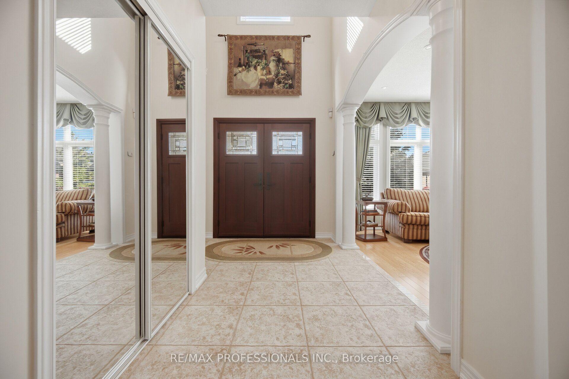 Photo 6 of 13 Dokkum Crescent, Brampton, Snelgrove — HOMEH