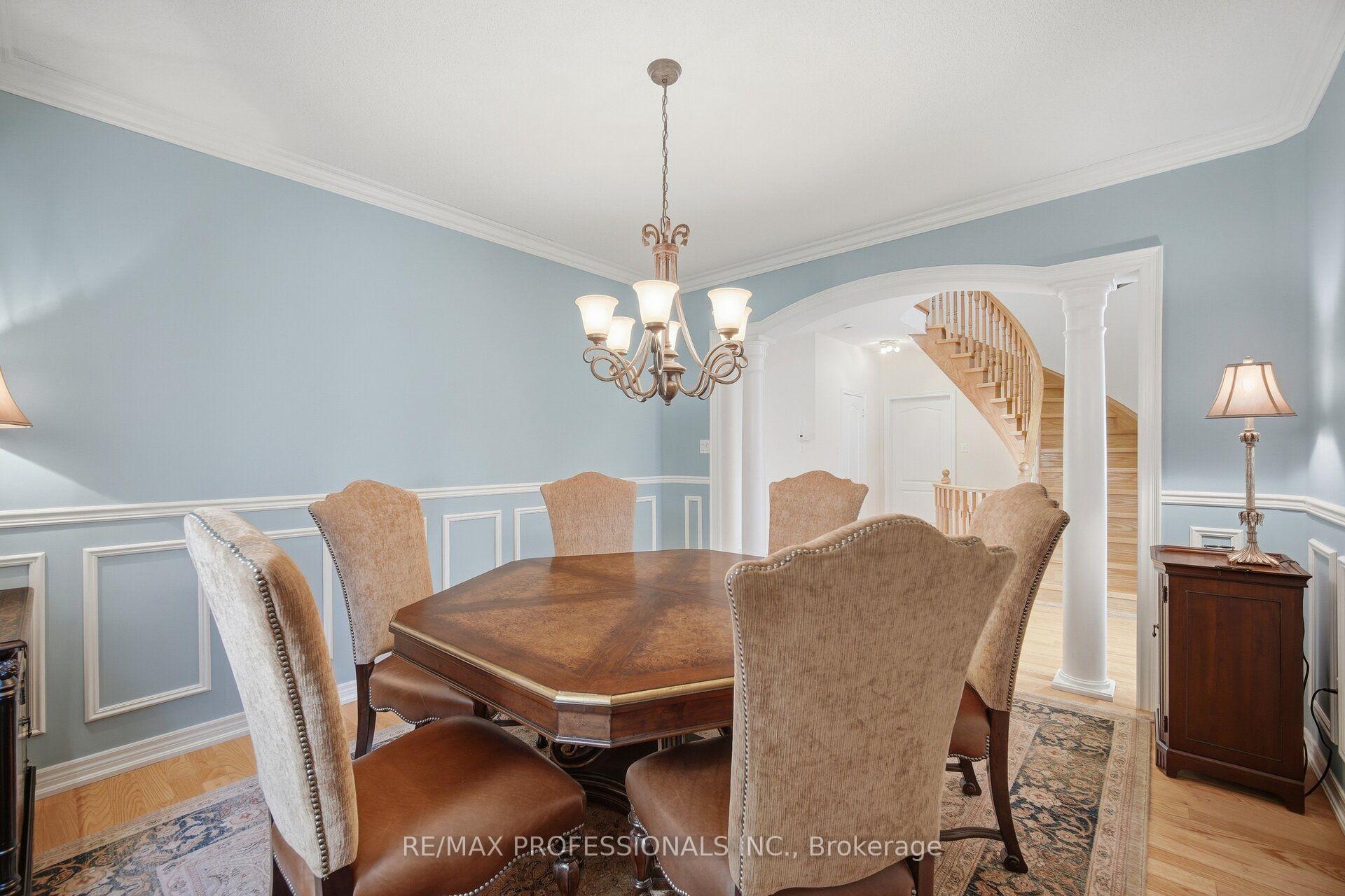 Photo 14 of 13 Dokkum Crescent, Brampton, Snelgrove — HOMEH