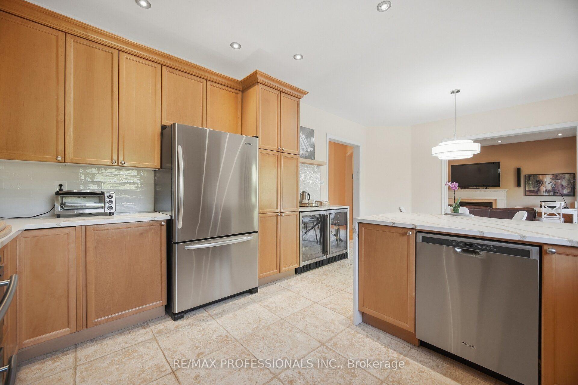 Photo 19 of 13 Dokkum Crescent, Brampton, Snelgrove — HOMEH