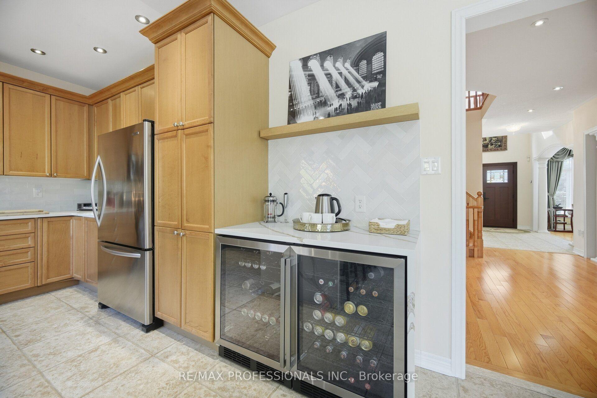 Photo 20 of 13 Dokkum Crescent, Brampton, Snelgrove — HOMEH