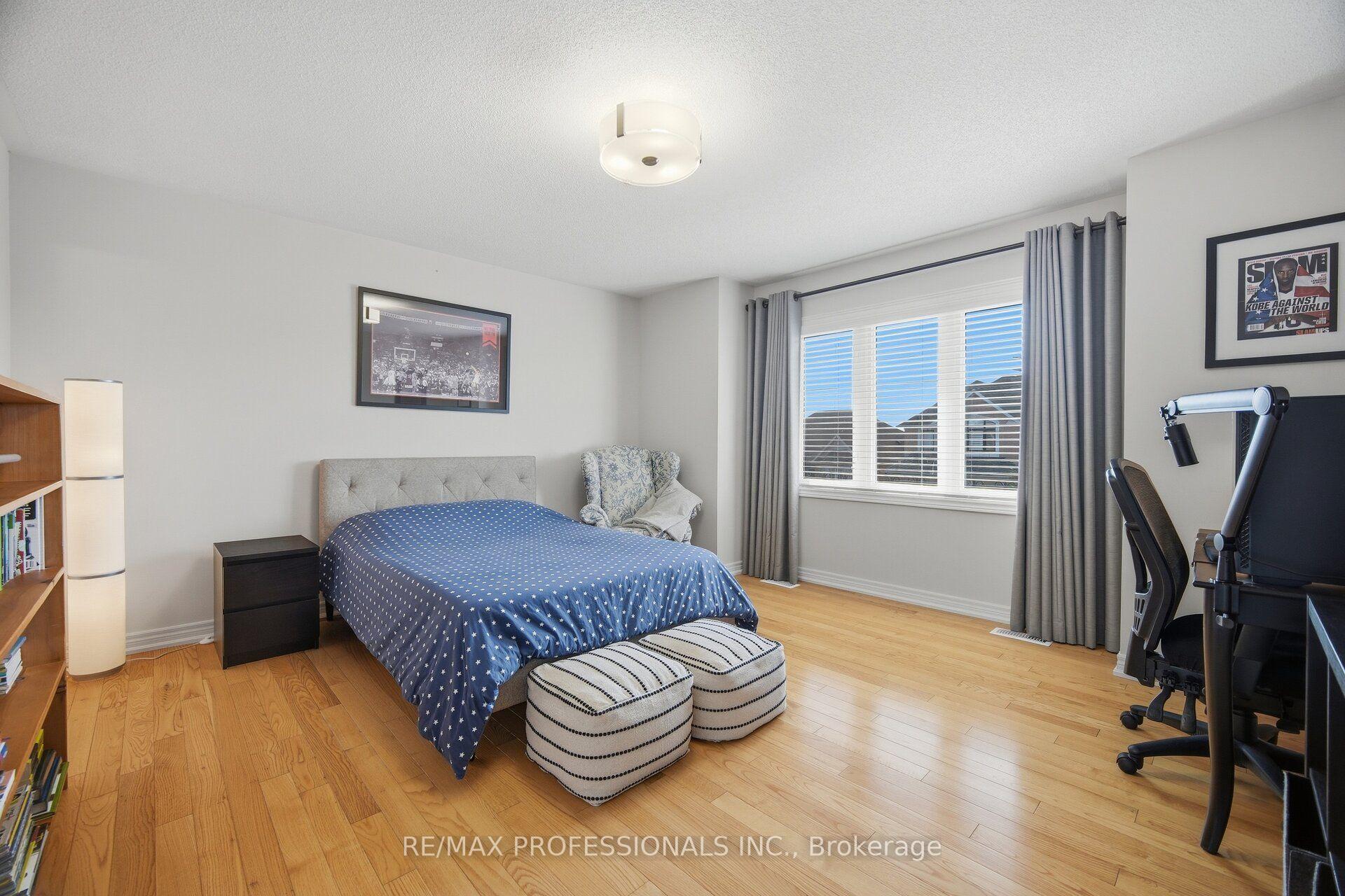 Photo 36 of 13 Dokkum Crescent, Brampton, Snelgrove — HOMEH