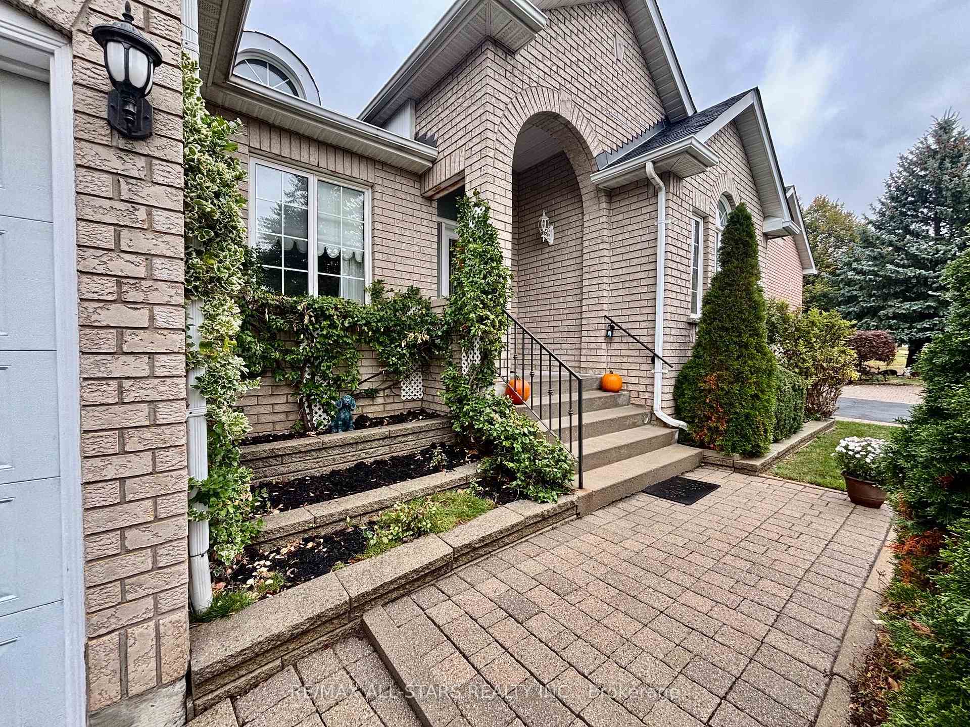 Photo of 87 Lori Avenue