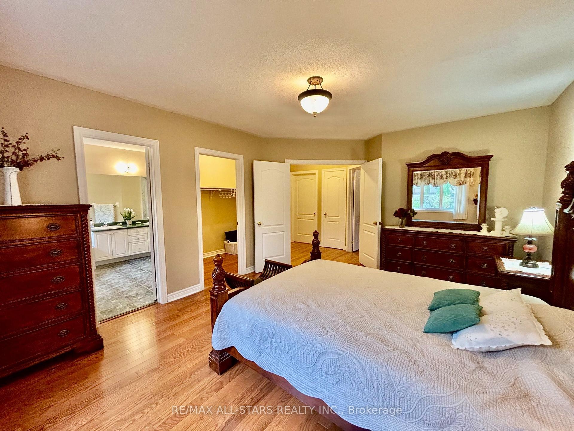 Photo 5 of 87 Lori Avenue, Whitchurch-Stouffville, Stouffville — HOMEH