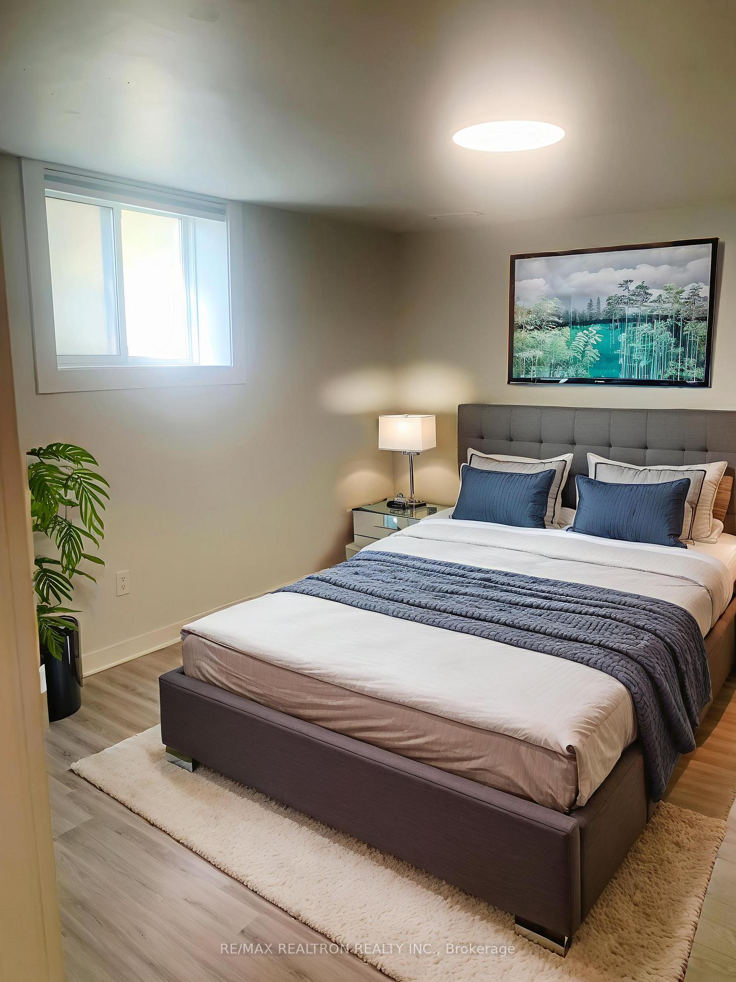 Photo 2 of Unit Unit 1, 44 Cynthia Court, Barrie, Wellington — HOMEH