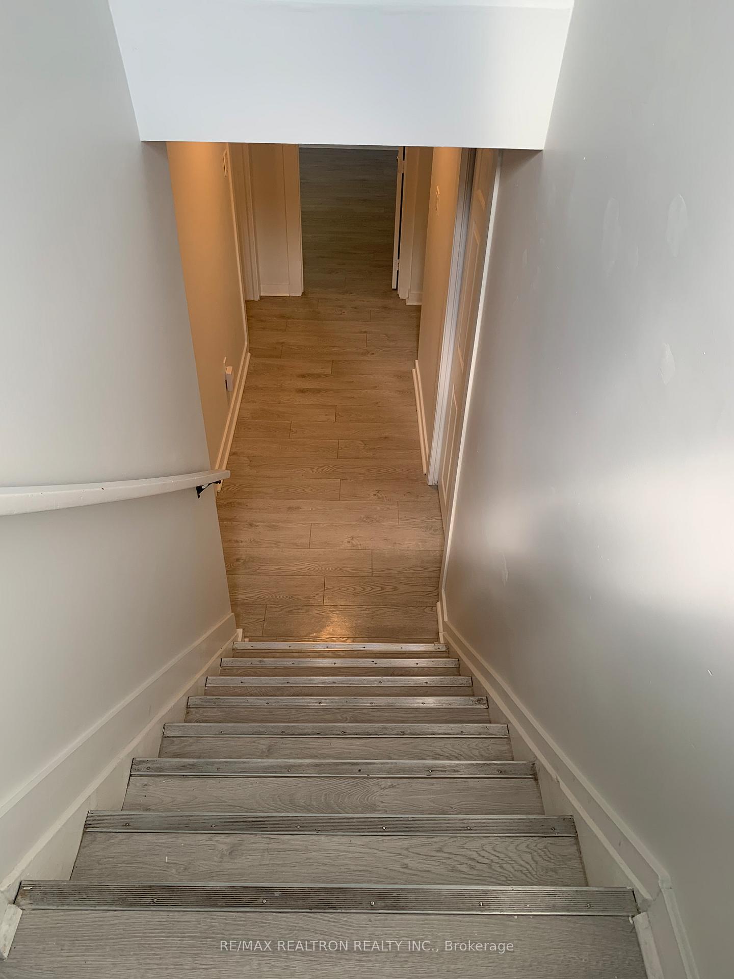 Photo 3 of Unit Unit 1, 44 Cynthia Court, Barrie, Wellington — HOMEH
