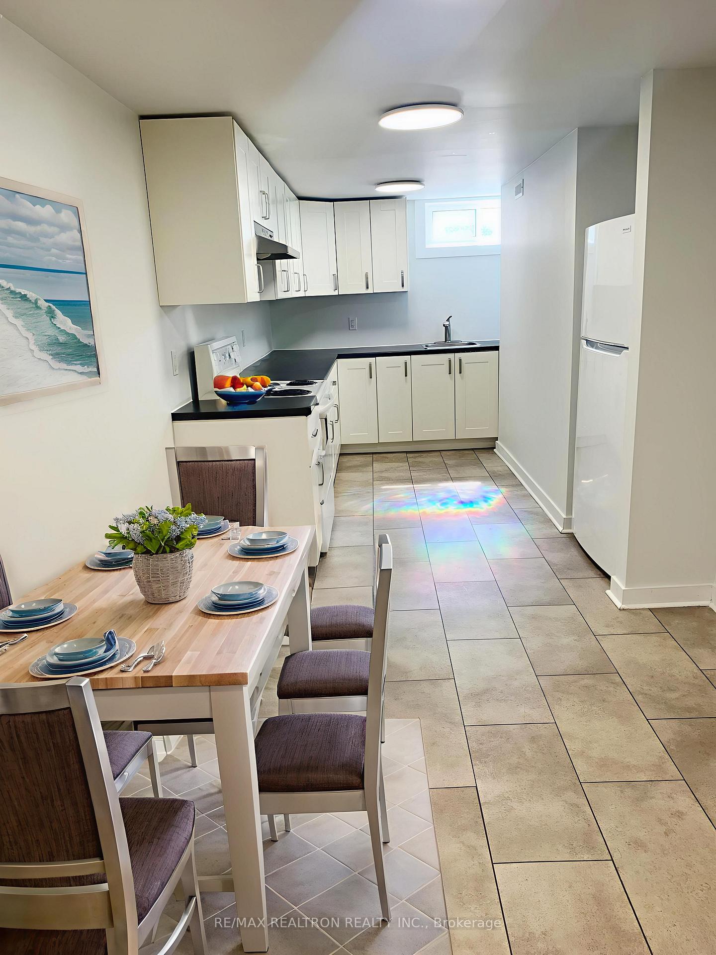 Photo 4 of Unit Unit 1, 44 Cynthia Court, Barrie, Wellington — HOMEH