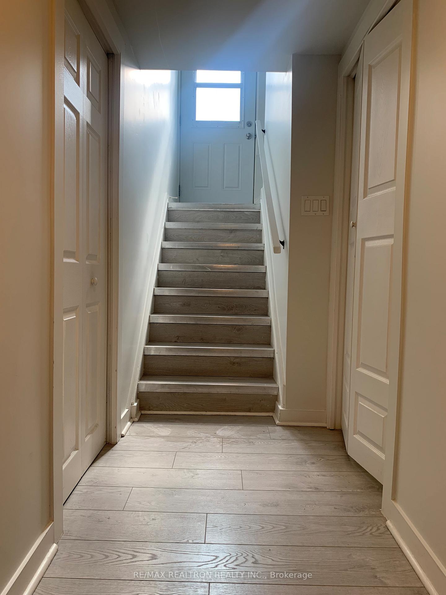 Photo 6 of Unit Unit 1, 44 Cynthia Court, Barrie, Wellington — HOMEH