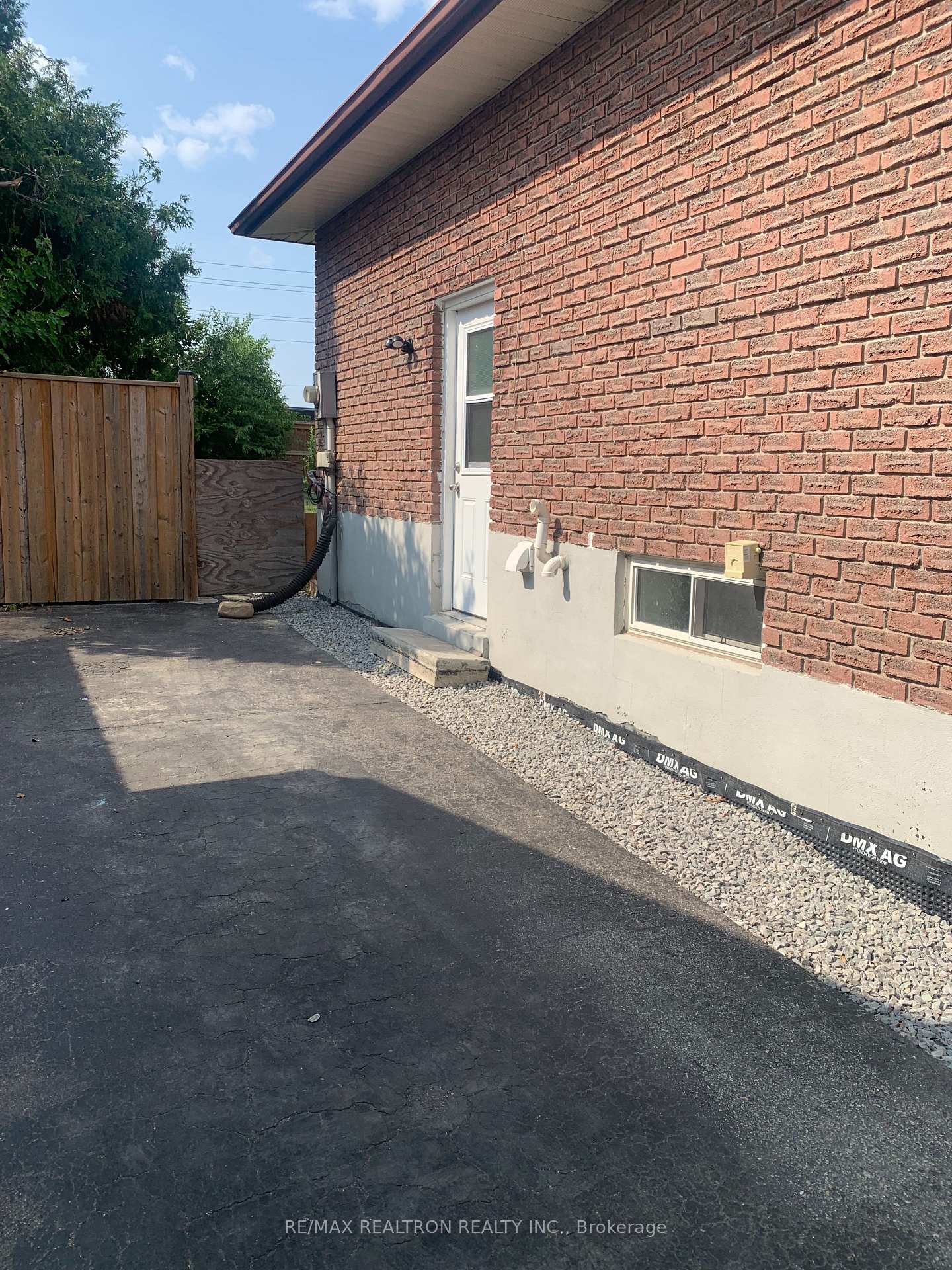 Photo 7 of Unit Unit 1, 44 Cynthia Court, Barrie, Wellington — HOMEH