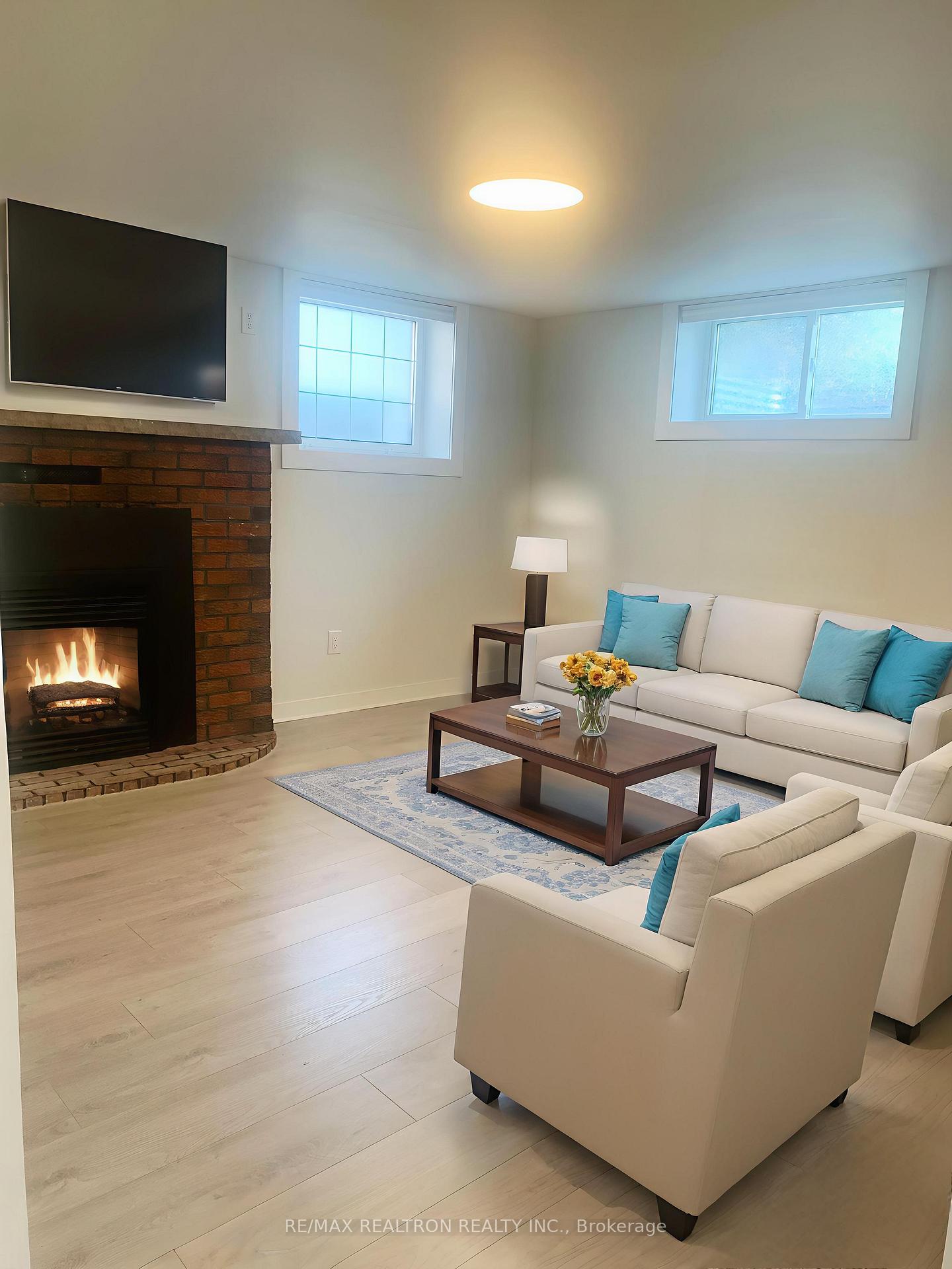 Photo 10 of Unit Unit 1, 44 Cynthia Court, Barrie, Wellington — HOMEH