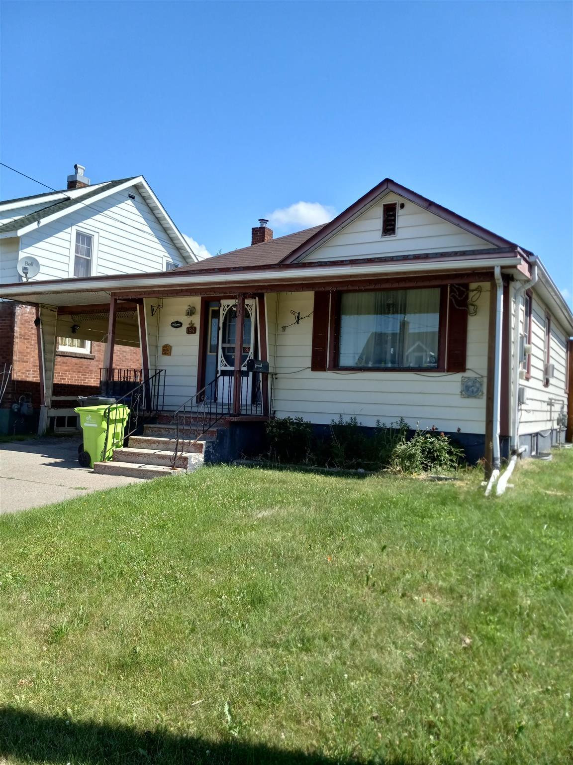 Photo 2 of 194 Wellington Street E, Sault Ste Marie, Ward 2 — HOMEH