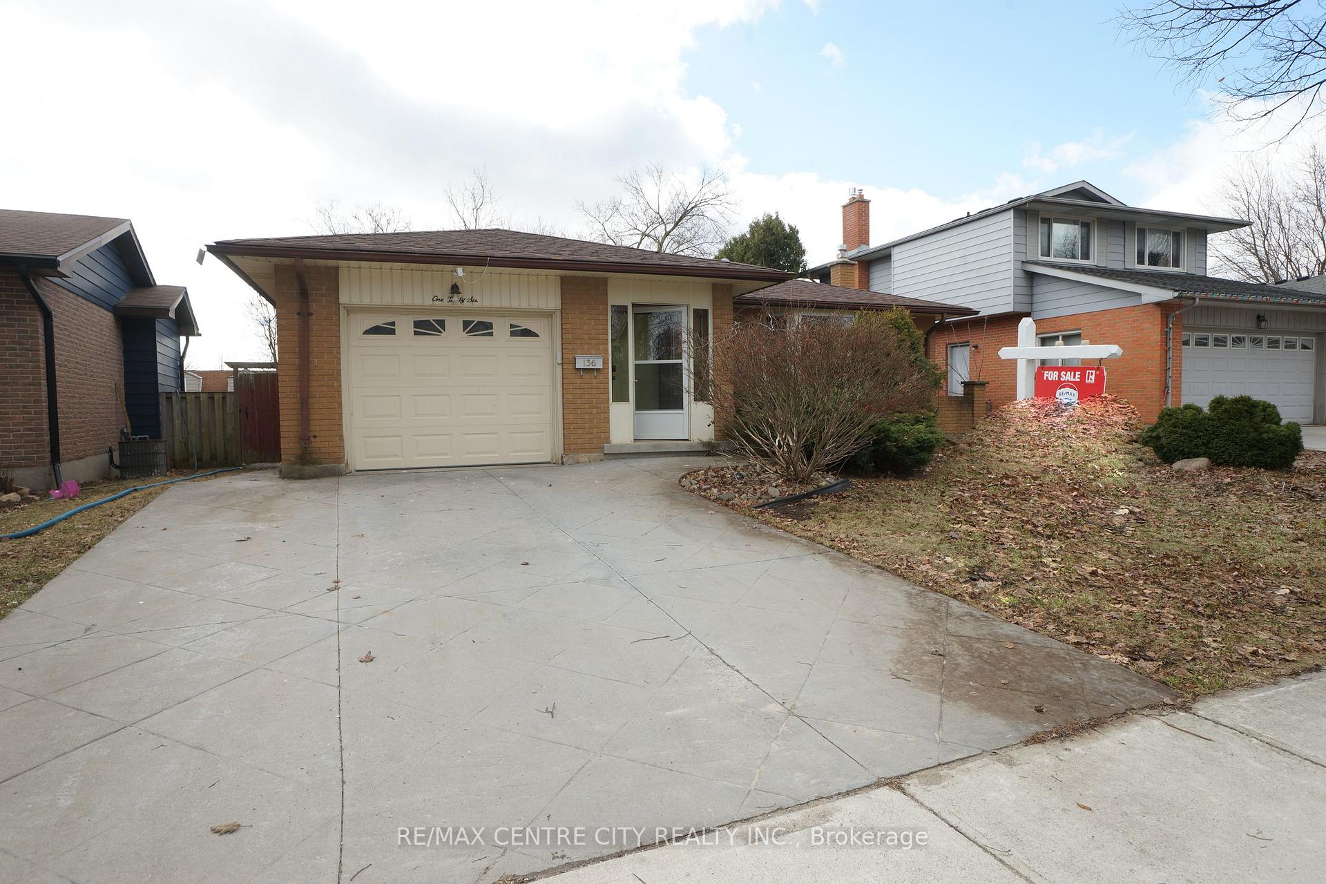 Photo 1 of 136 Concord Crescent, London, North I — HOMEH