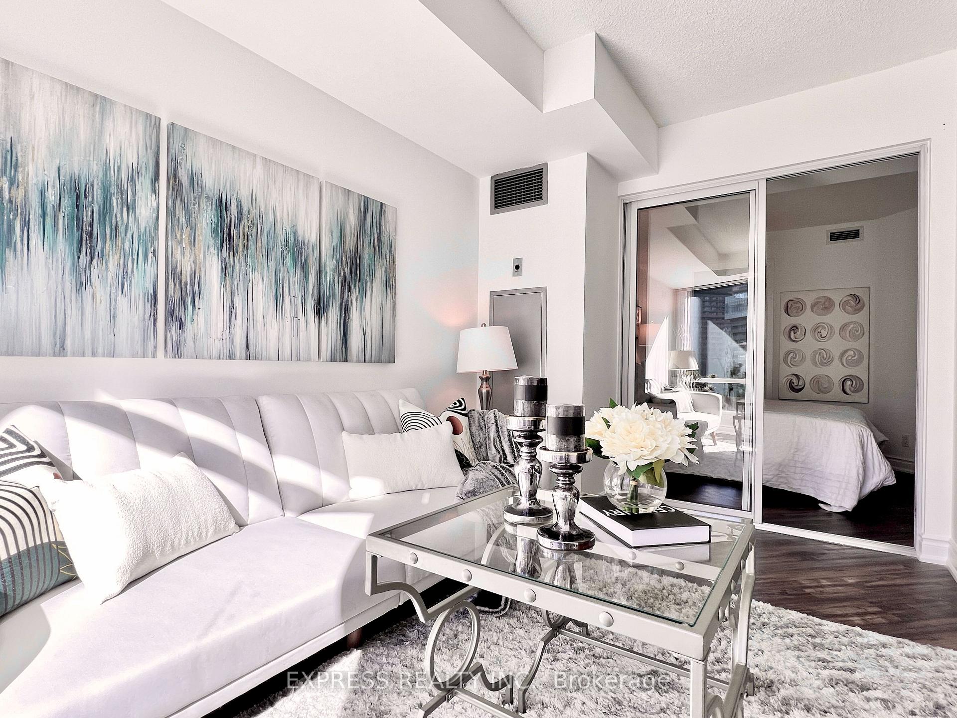 Photo 4 of Unit 512, 361 Front Street W, Toronto, Waterfront Communities — HOMEH