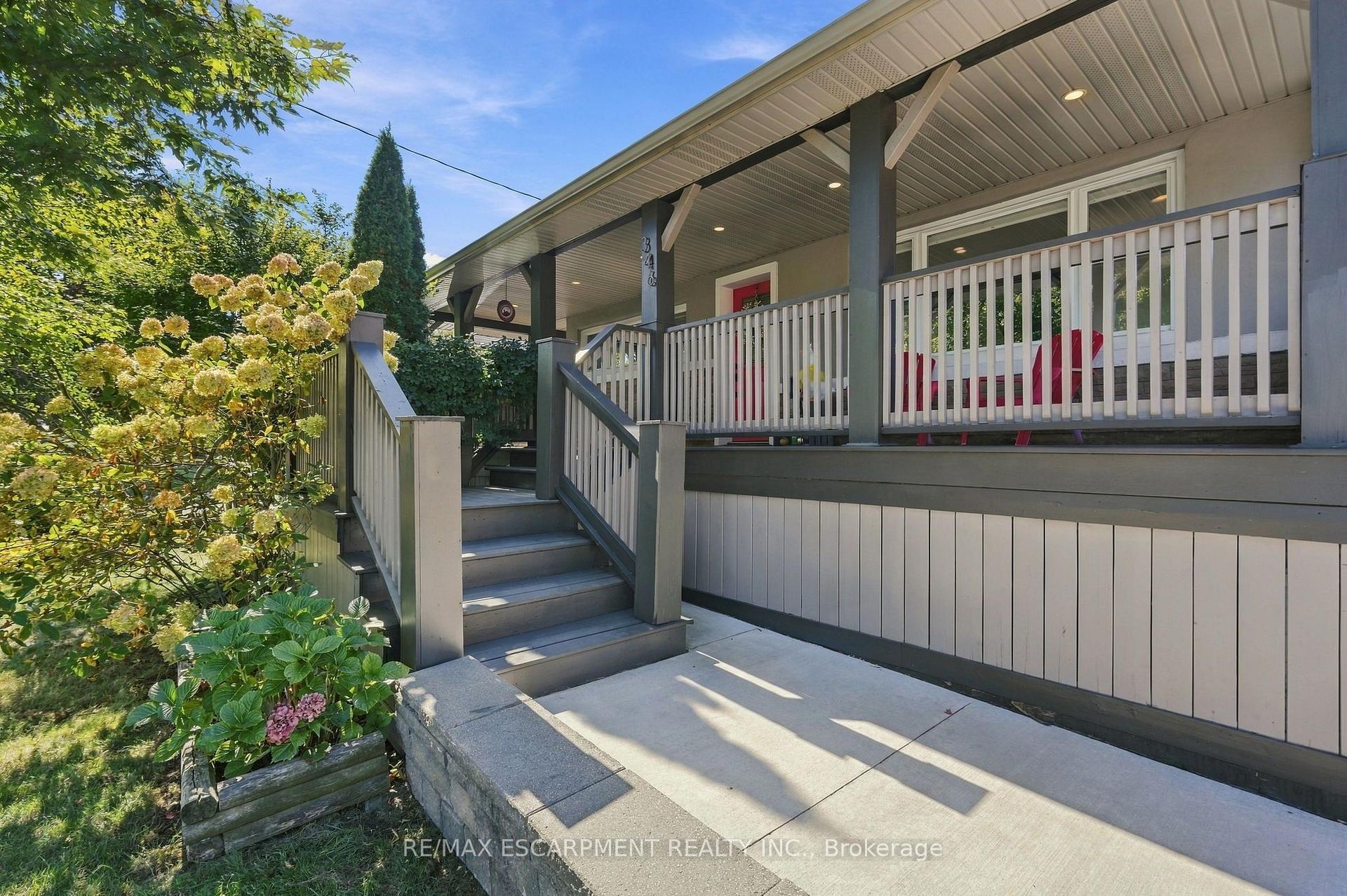 Photo 3 of 346 Hawkridge Avenue, Hamilton, Yeoville — HOMEH