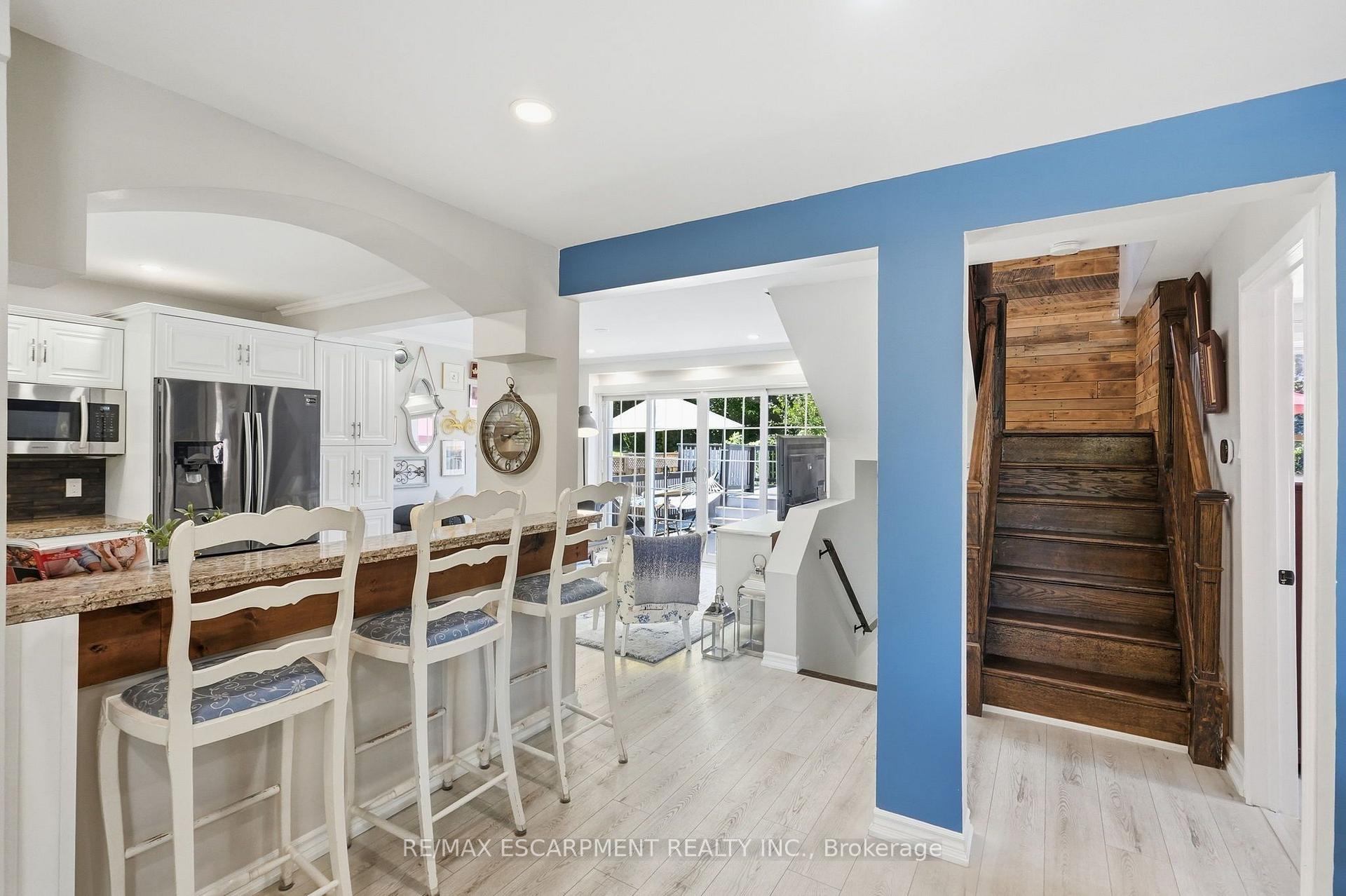 Photo 9 of 346 Hawkridge Avenue, Hamilton, Yeoville — HOMEH