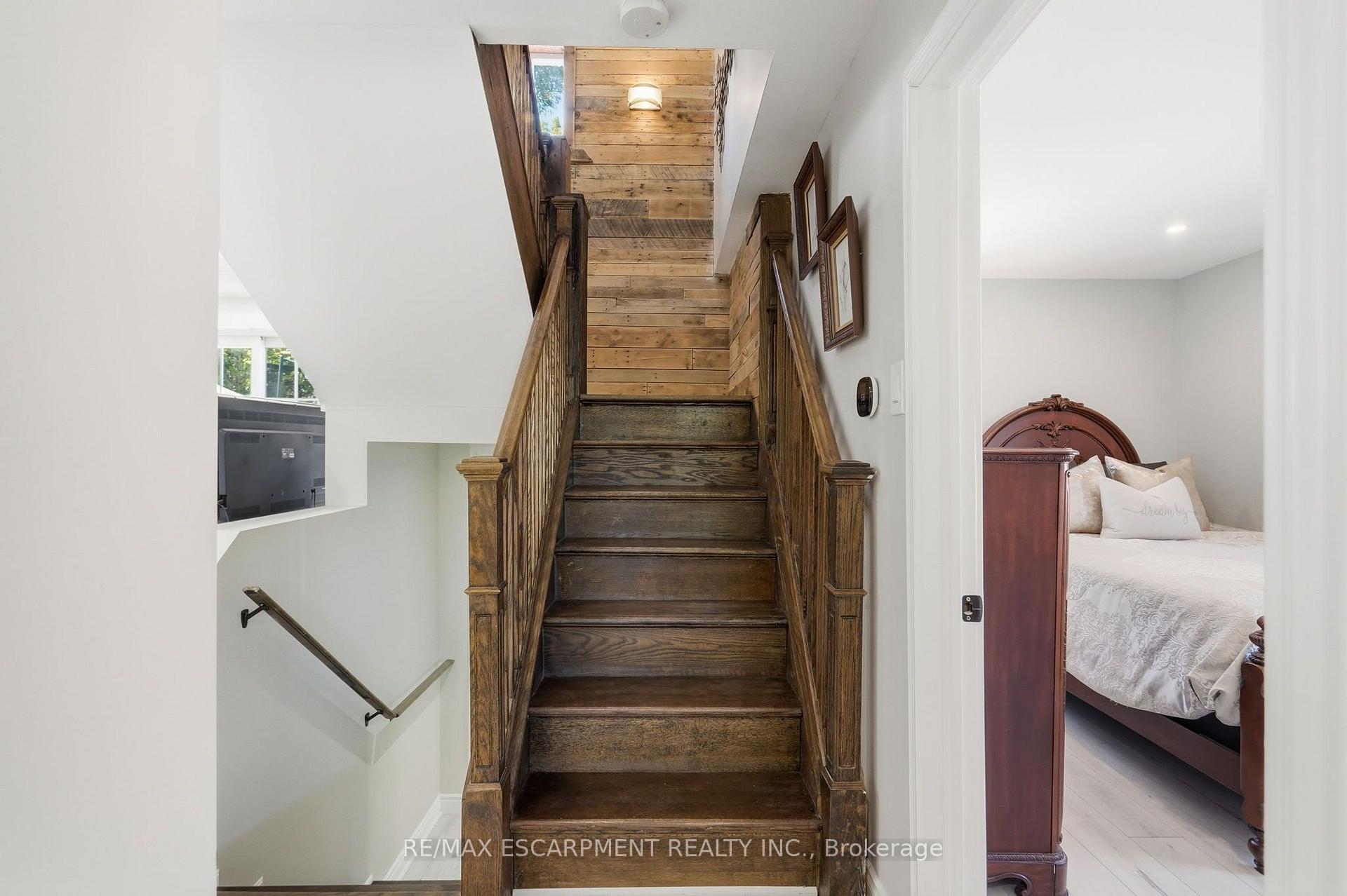 Photo 22 of 346 Hawkridge Avenue, Hamilton, Yeoville — HOMEH