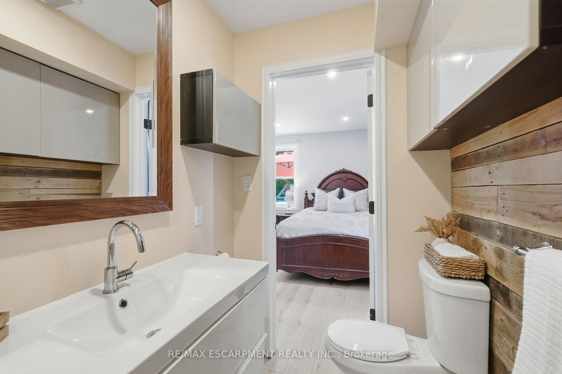Photo 25 of 346 Hawkridge Avenue, Hamilton, Yeoville — HOMEH