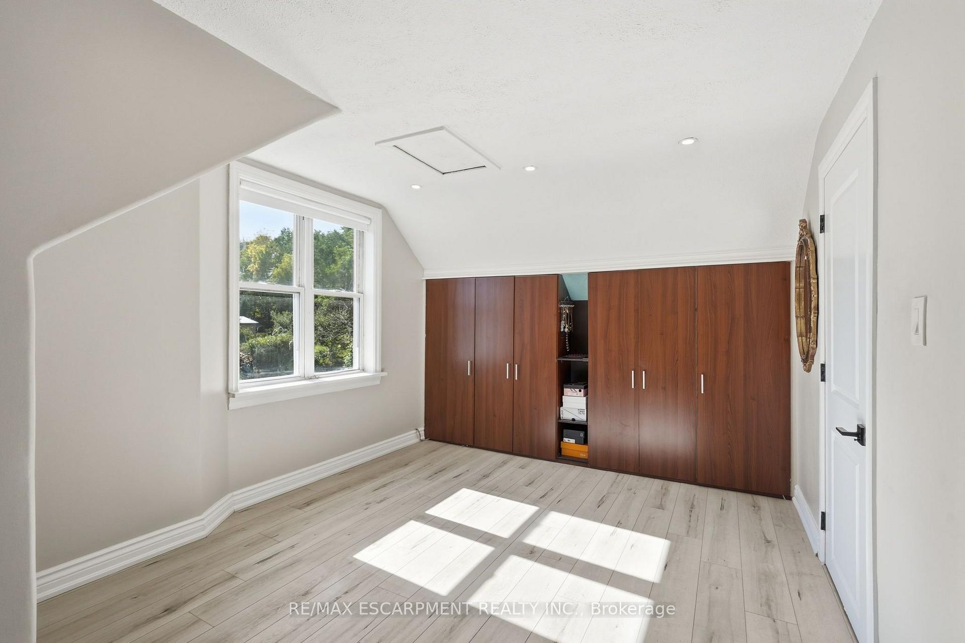 Photo 35 of 346 Hawkridge Avenue, Hamilton, Yeoville — HOMEH